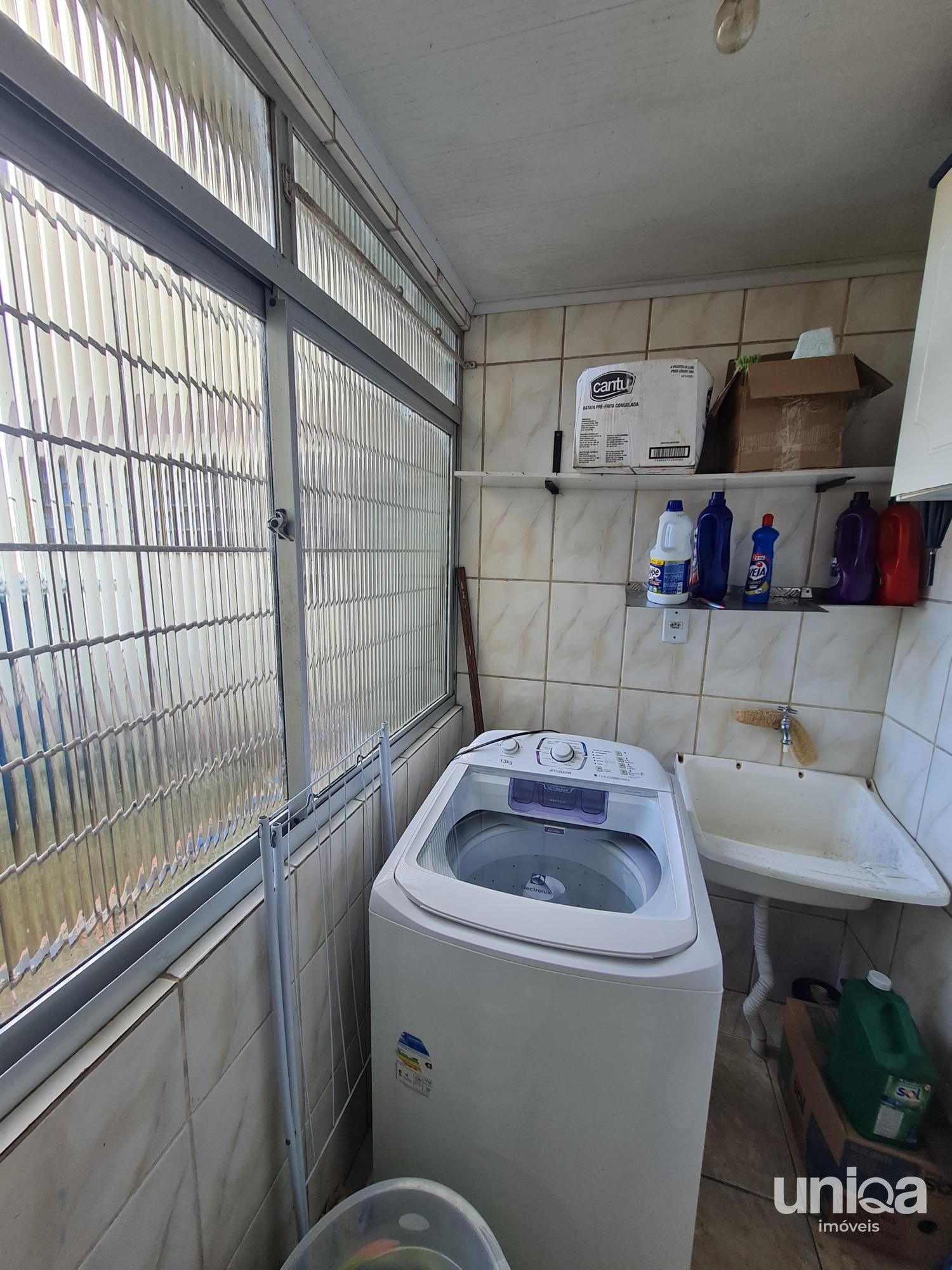 Apto para venda de 02 dormitórios sacada no Res. Morada do Sol em Santa Maria