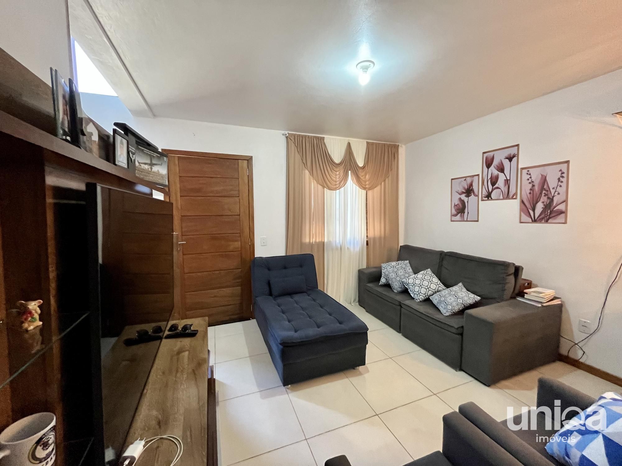 Casa á venda de 2 dormitórios em condomínio fechado