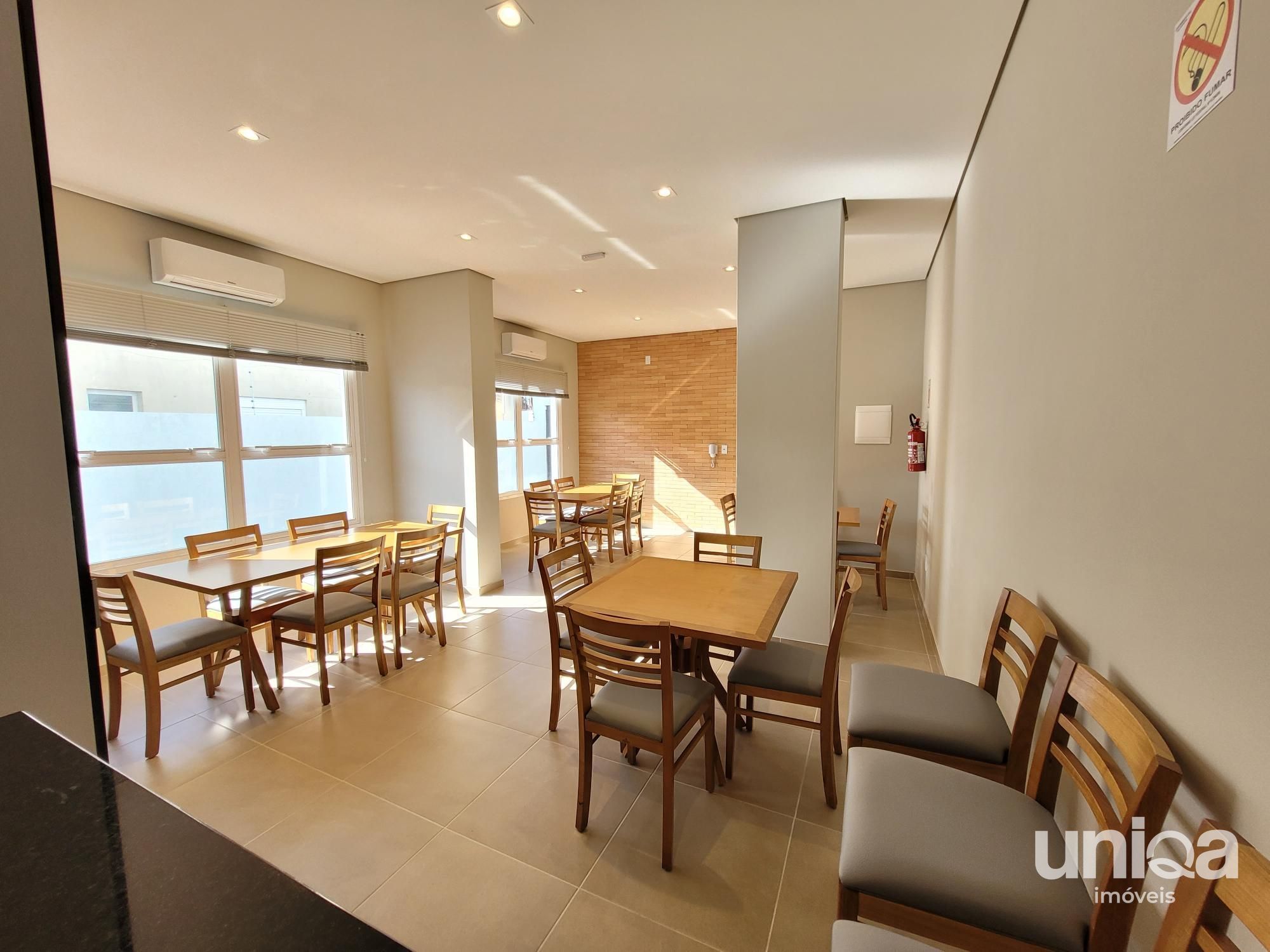 Apartamento 2 dormitórios, com churrasqueira , sacada e garagem