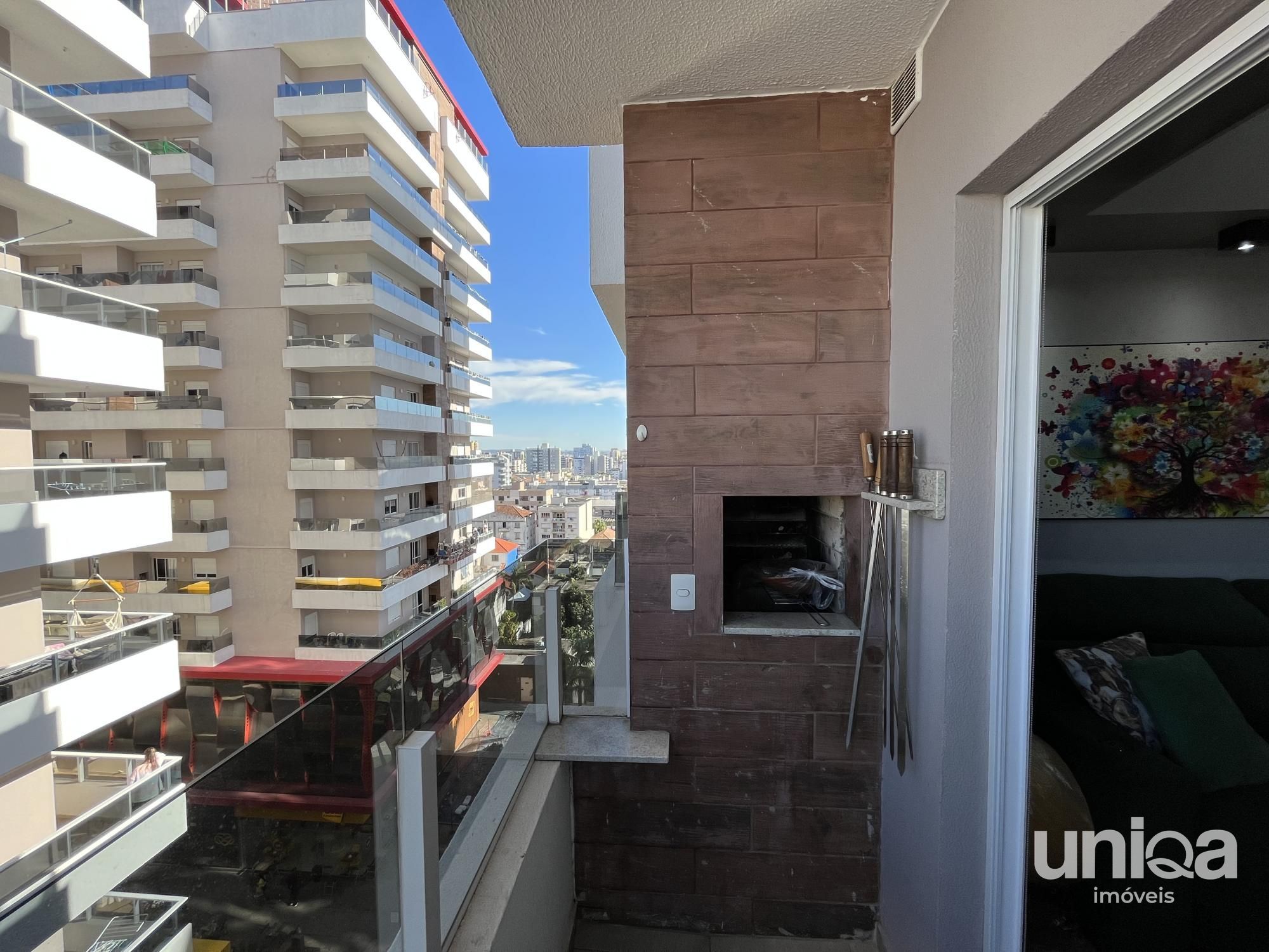 Apartamento central mobilado de 2 dormitórios em Santa Maria