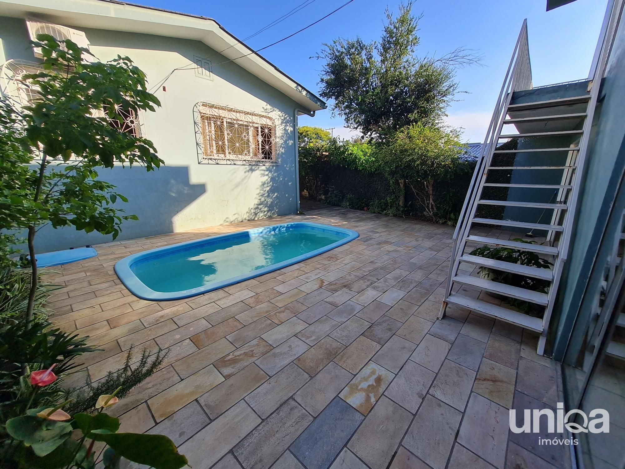 Casa térrea para venda com Energia Solar Piscina no Bairro Duque de Caxias