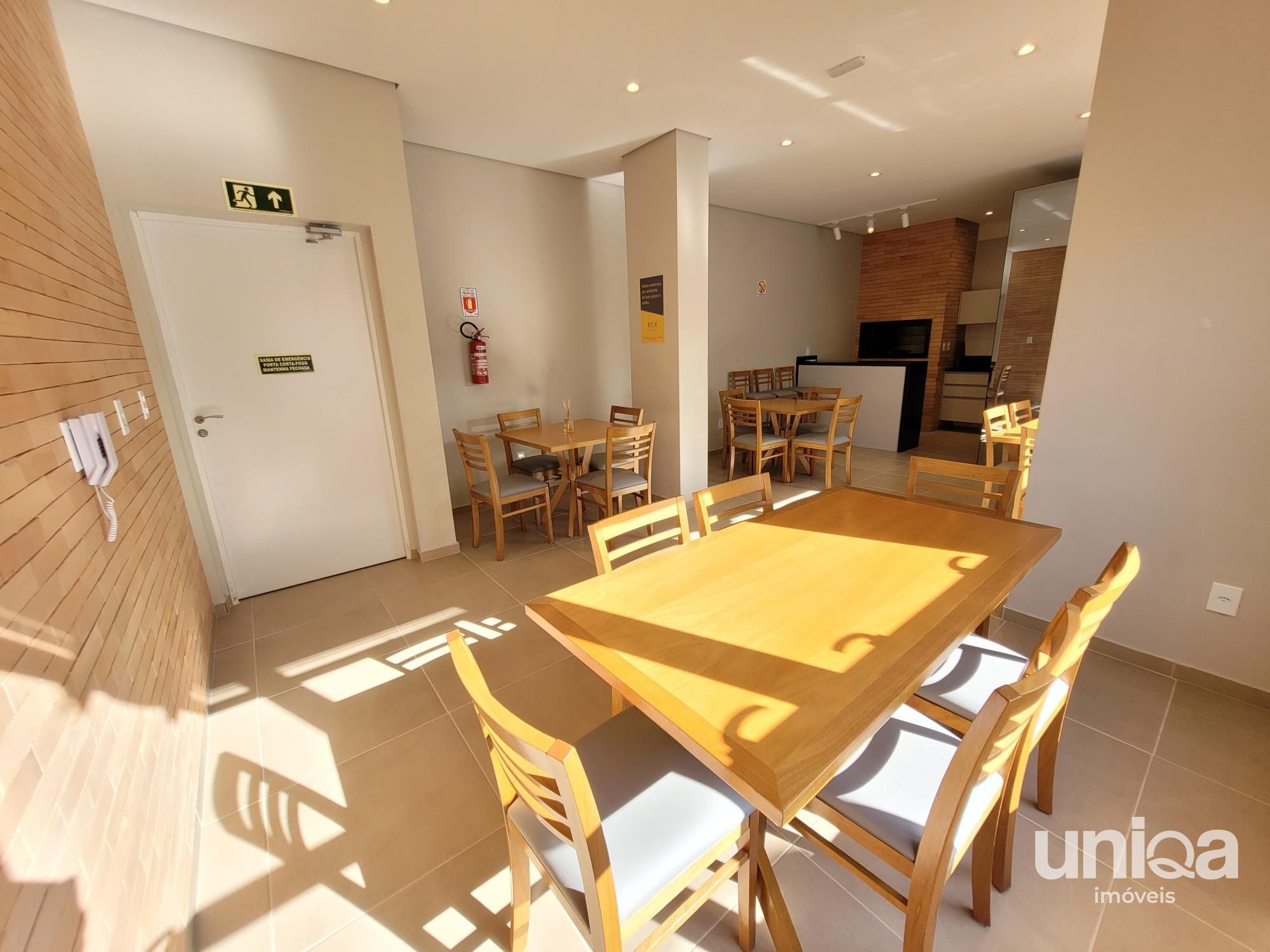 Apartamento 2 dormitórios, com churrasqueira , sacada e garagem
