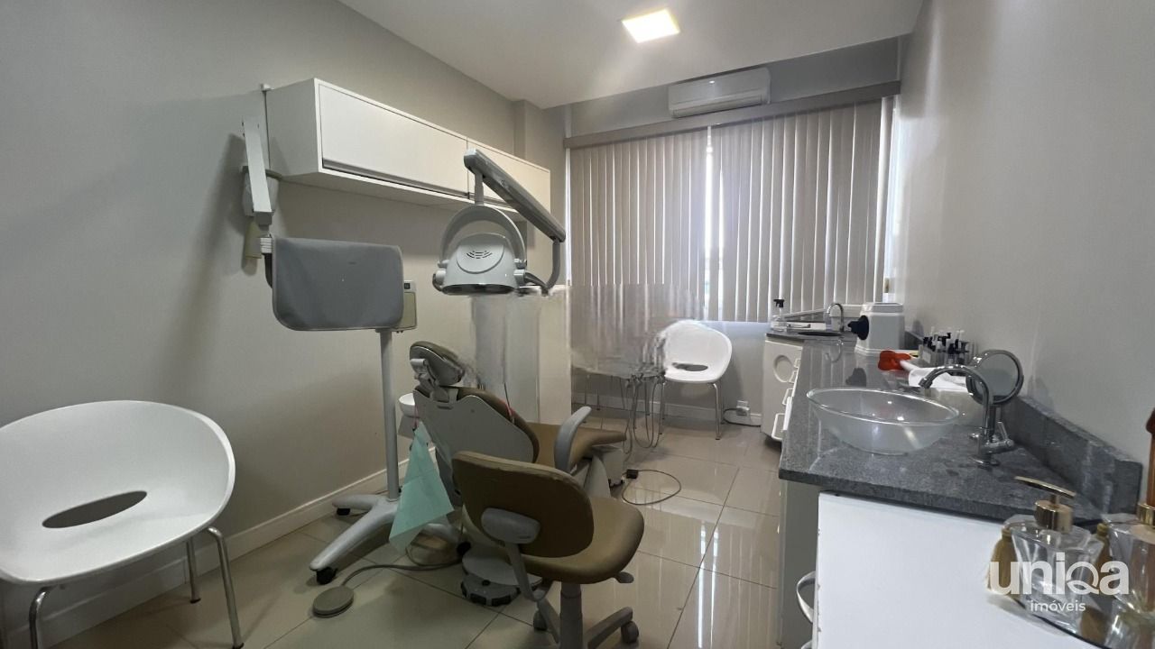 Sala comercial ao lado do calçadão - edifício rio da prata