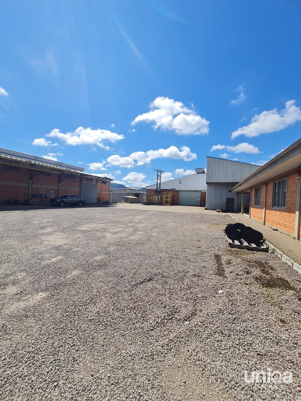 Alugo pavilhões industriais 6.000m2 escritório refeitório em
