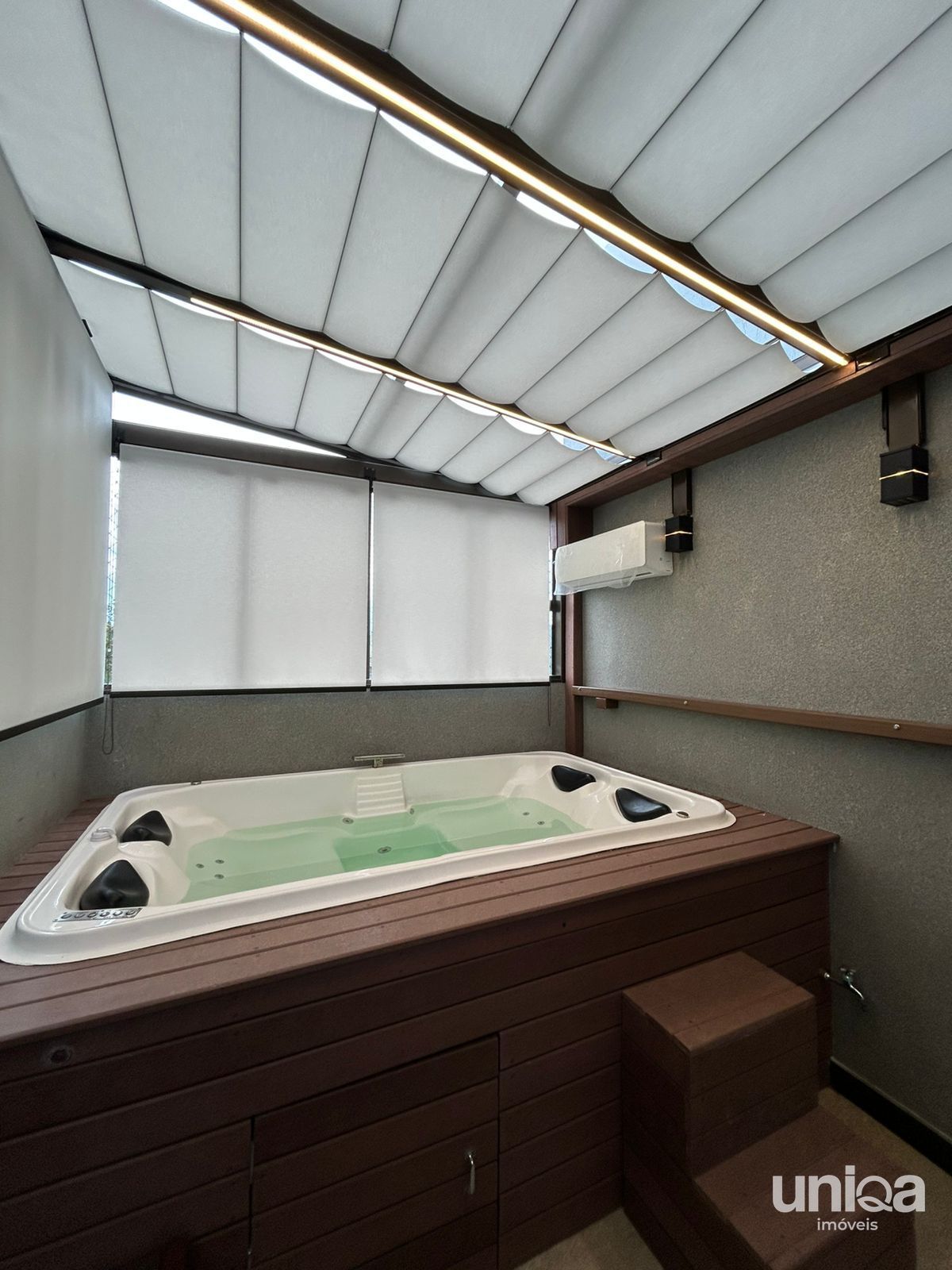 Cobertura 02 dorm para venda em Santa Maria Terraço com Jacuzzi no ed Vó Esther