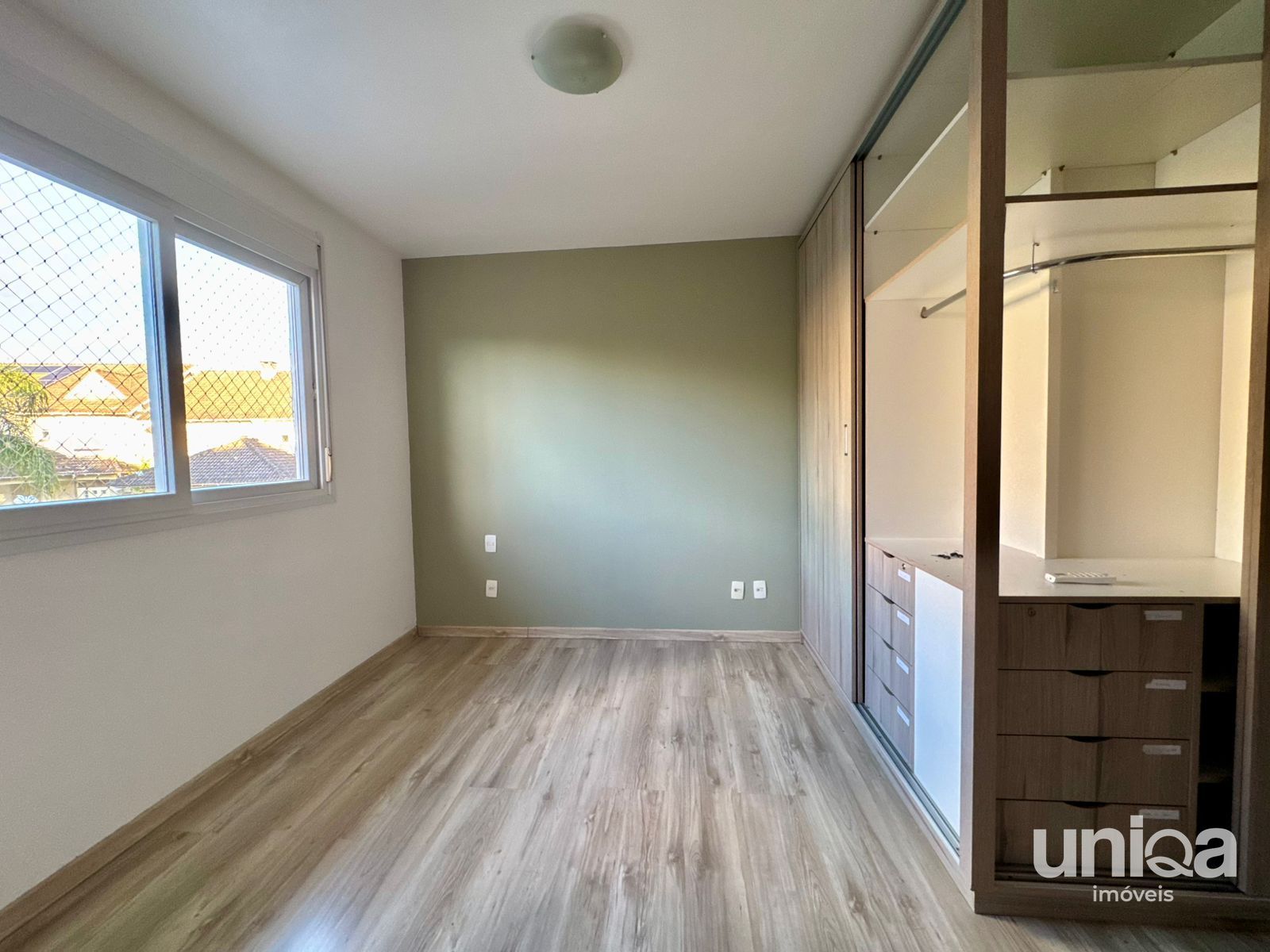 Casa estilo Sobrado para venda em Santa Maria com 03 dormitórios Garagem para 02