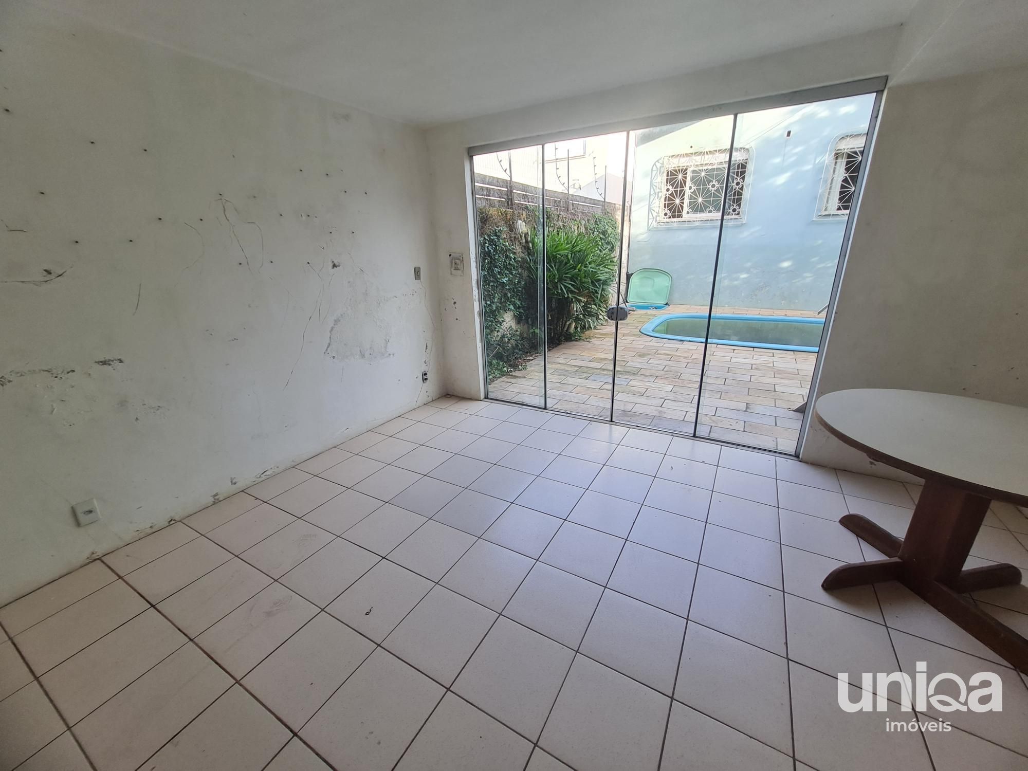 Casa térrea para venda com Energia Solar Piscina no Bairro Duque de Caxias