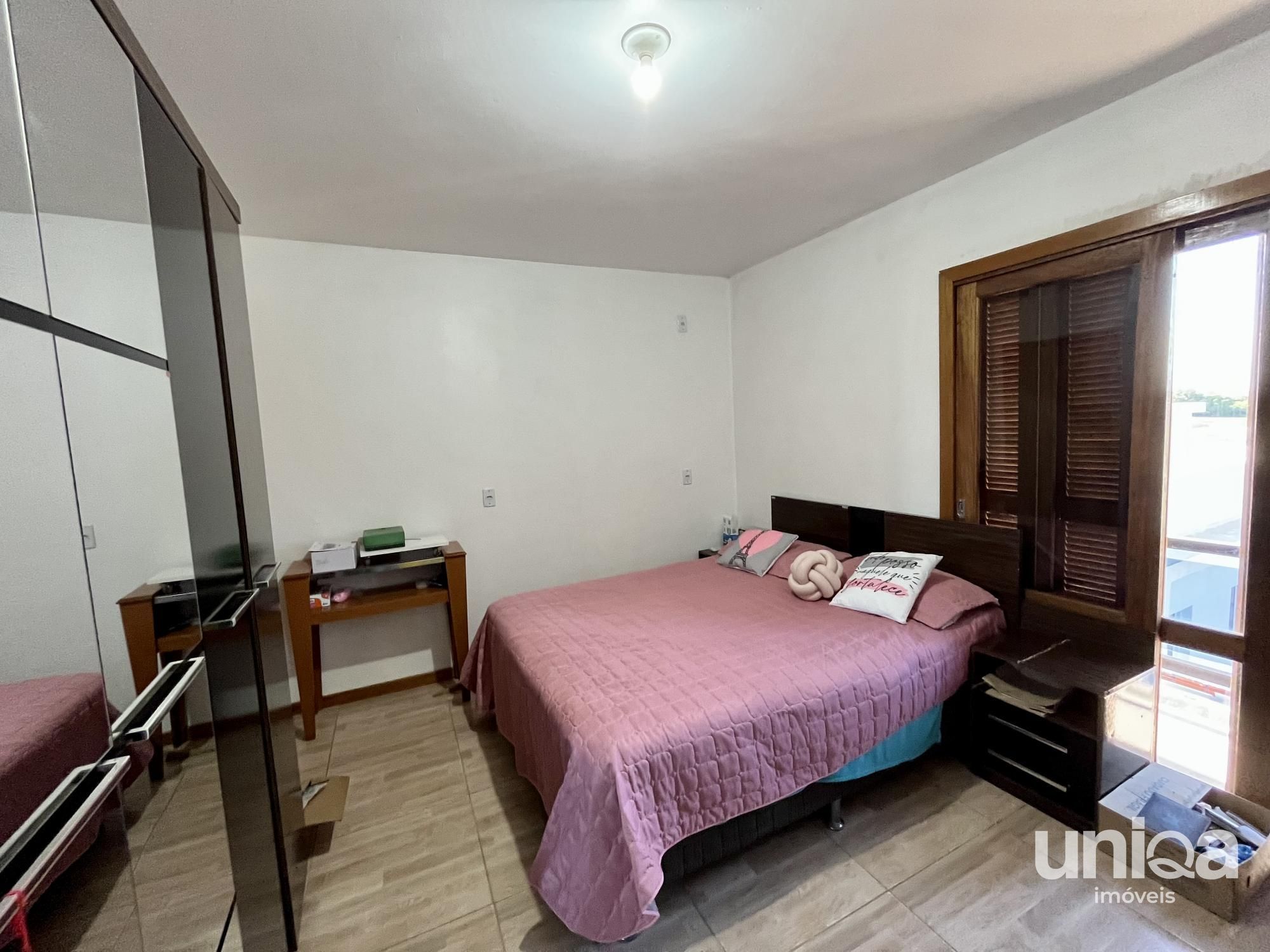 Casa á venda de 2 dormitórios em condomínio fechado