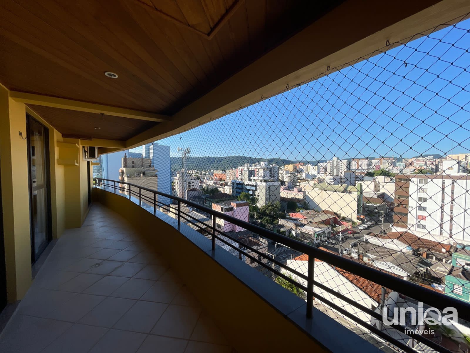 Cobertura 05 dormitorios para venda em Santa Maria com 02 suítes Terraço com pis