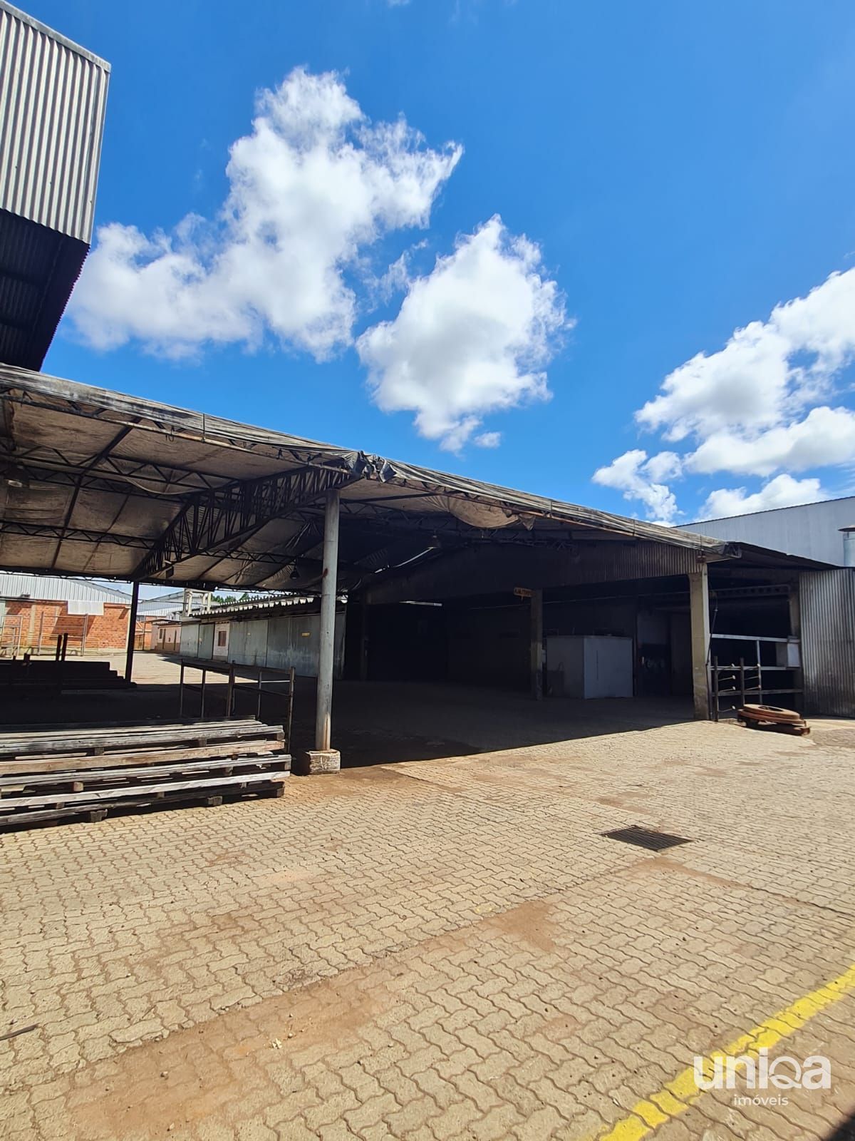 Alugo Pavilhões industriais 6.000m2 Escritório Refeitório em camobi - área 2,5ha - foto 17