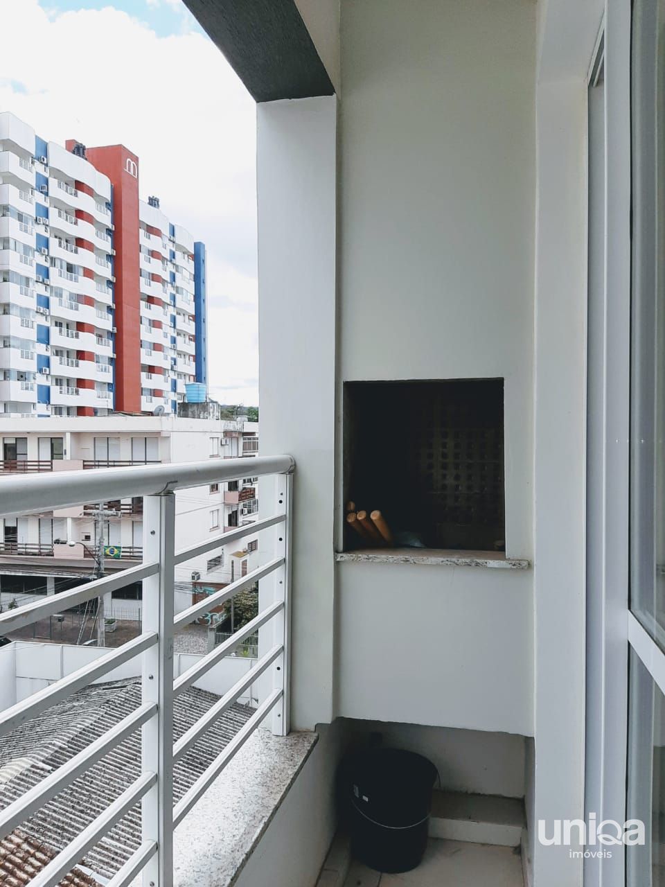 Apto mobiliado para venda de 01 dormitório em Santa Maria no Residencial Viena