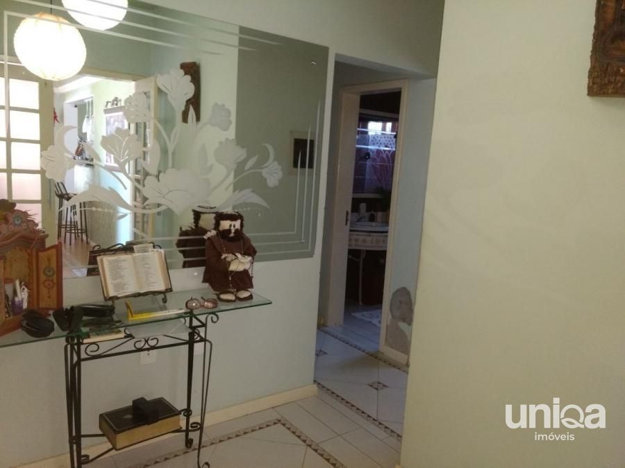 Bairro São José próximo a UFSM. Linda casa 5 dormitórios Garagem Piscina