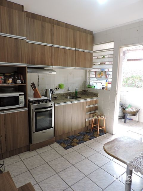 Apartamento 2 dormitórios Sacada - Prédio com salão de festas e portaria 12h