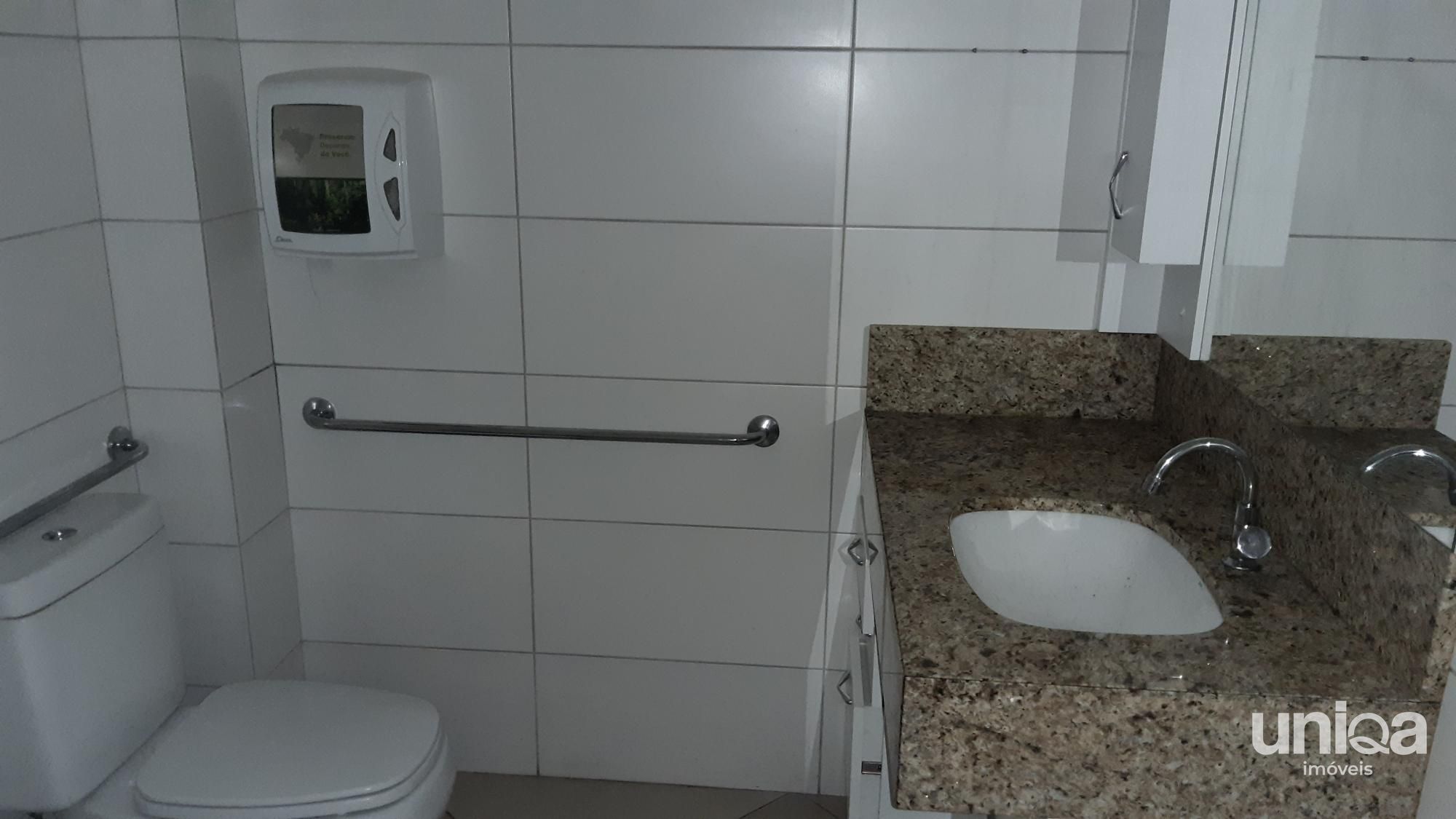 Loja térrea para venda em Santa Maria com Garagem próximo aos Bombeiros Ed Schio