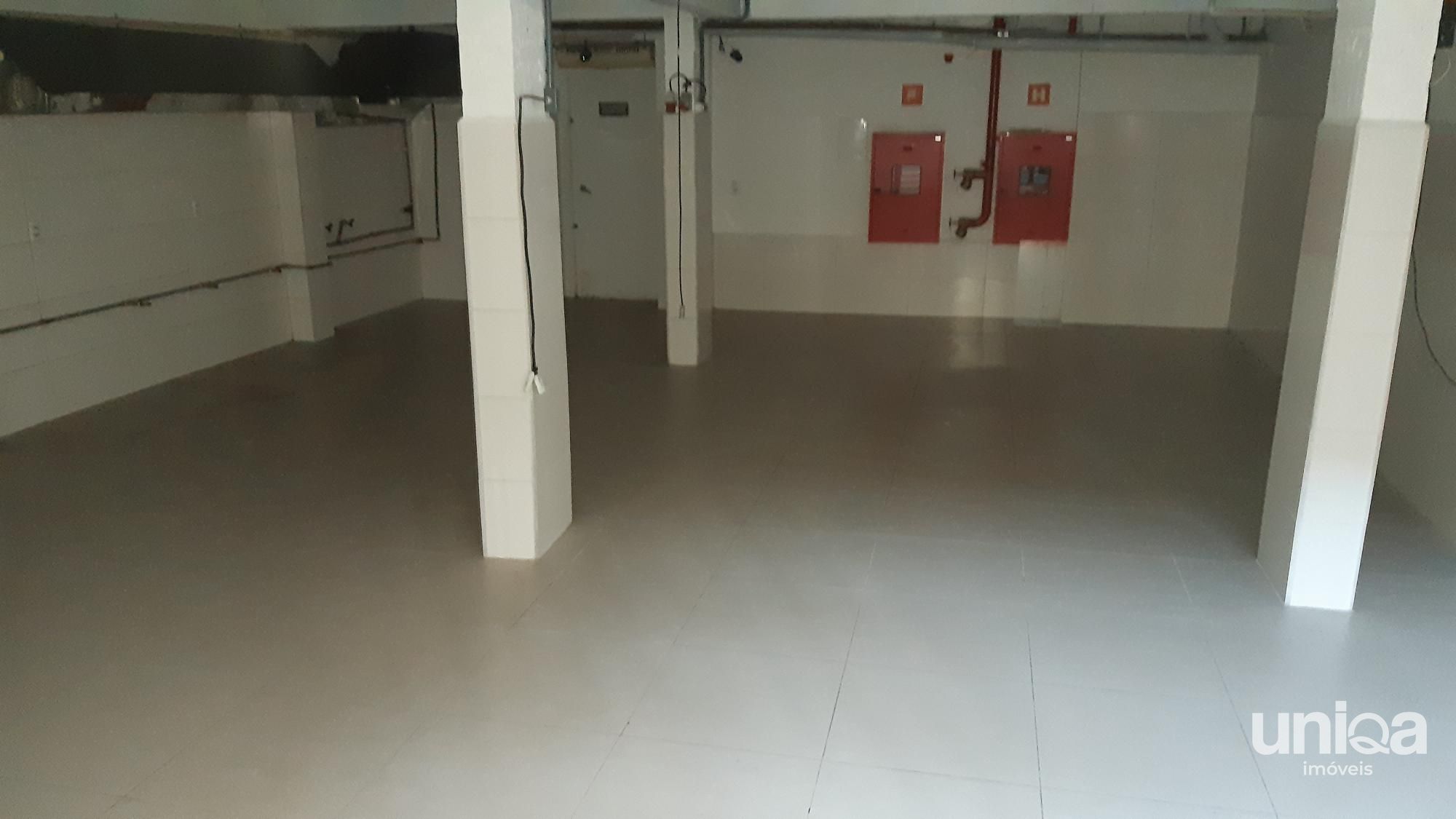 Loja térrea para venda em Santa Maria com Garagem próximo aos Bombeiros Ed Schio