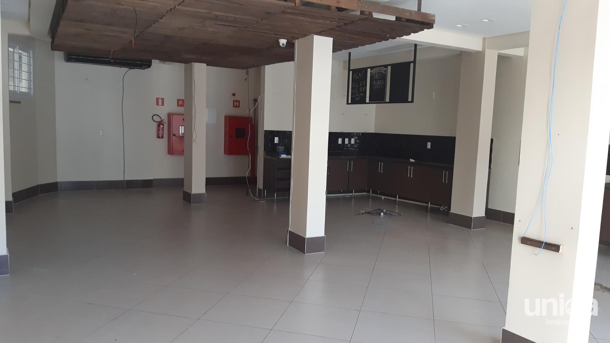 Loja térrea para venda em Santa Maria com Garagem próximo aos Bombeiros Ed Schio