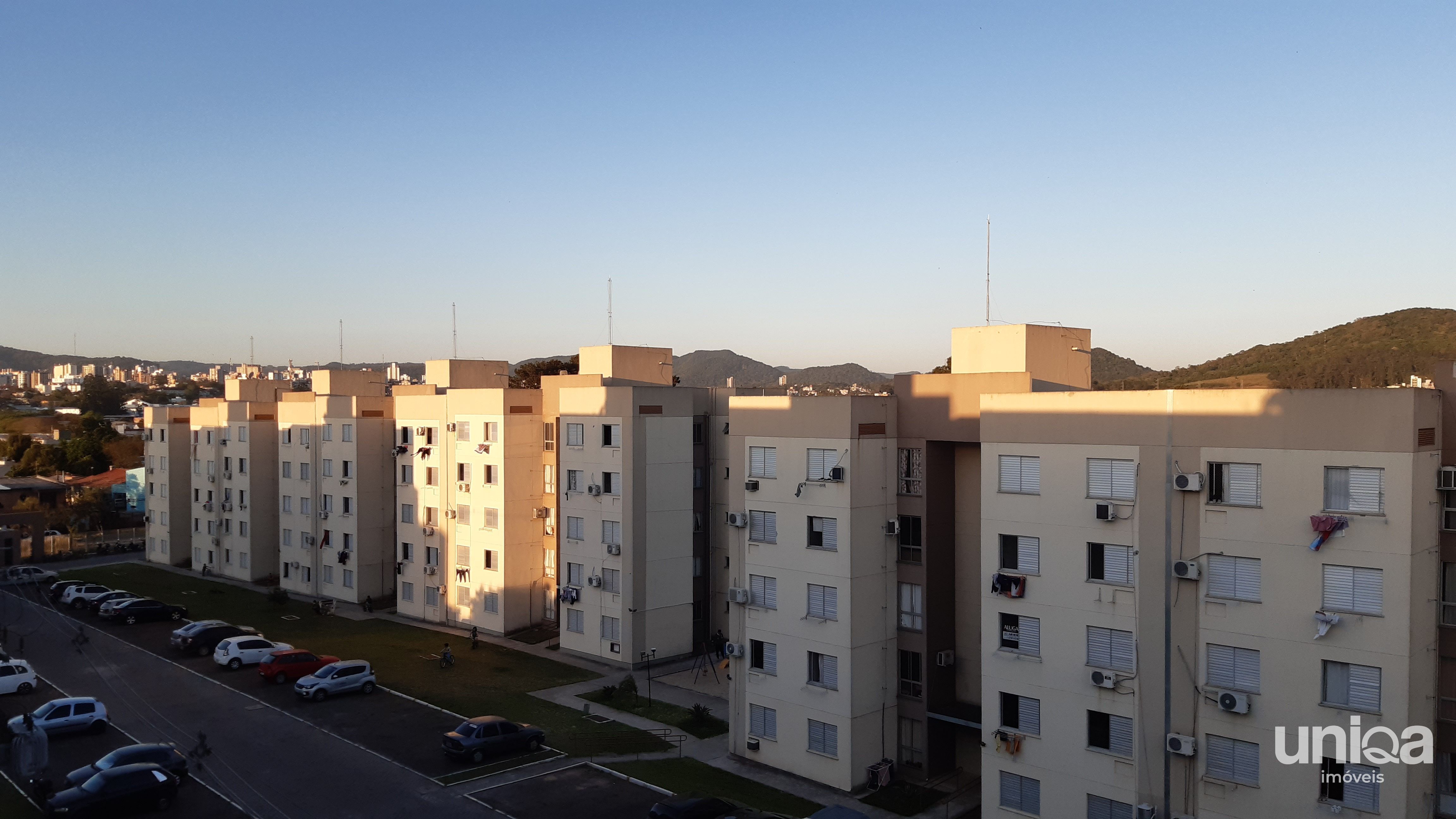 Apto 02 dormitórios semi-mobiliado para venda em Santa Maria Residencial Aruba