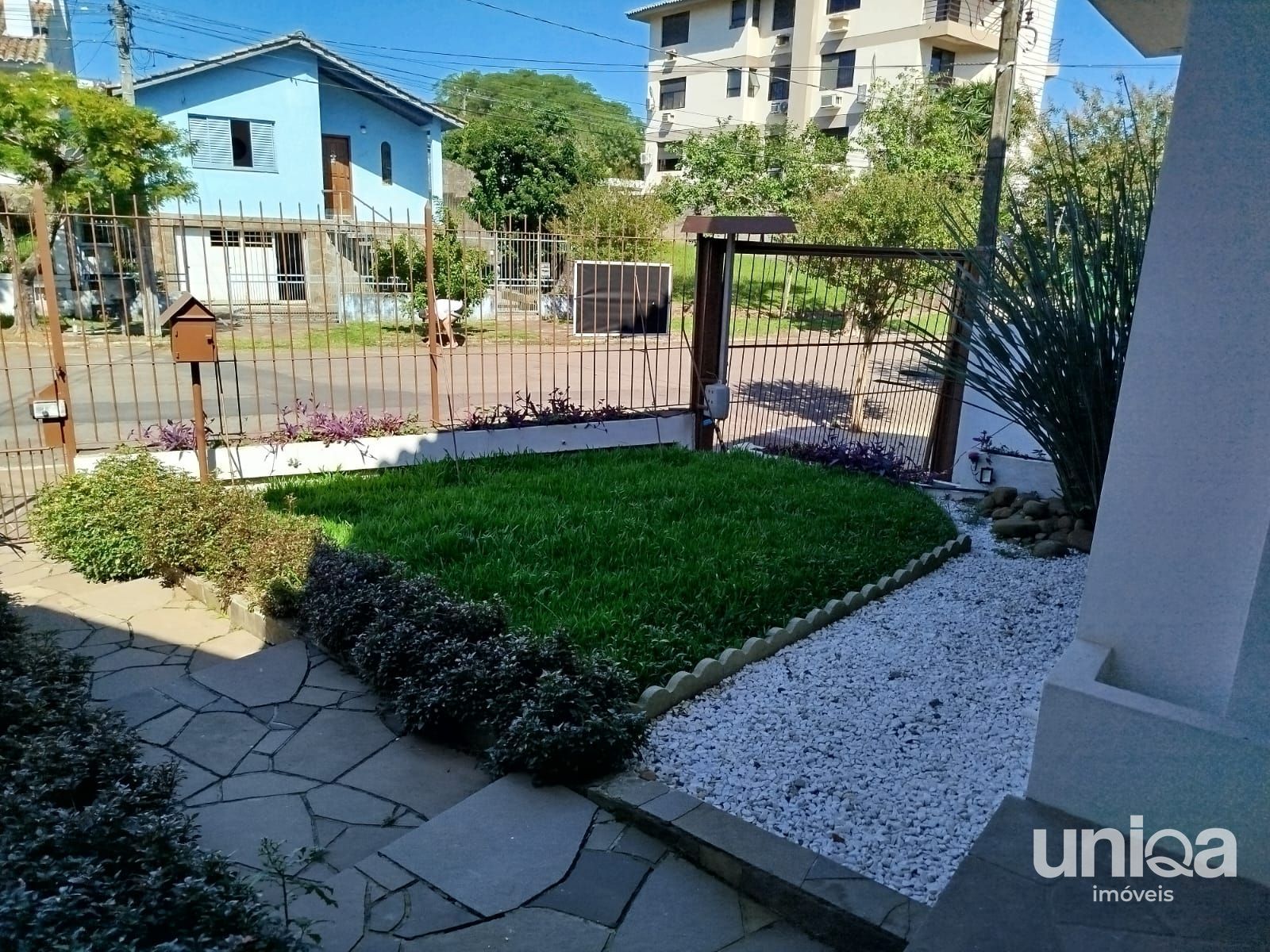 Casa para venda e locação no São José com 03 dormitórios