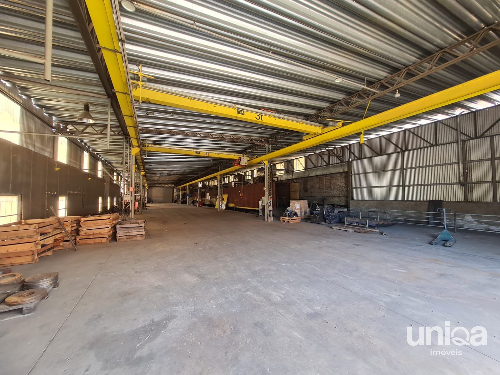 Alugo Pavilhões industriais 6.000m2 Escritório Refeitório em camobi - área 2,5ha - foto 19