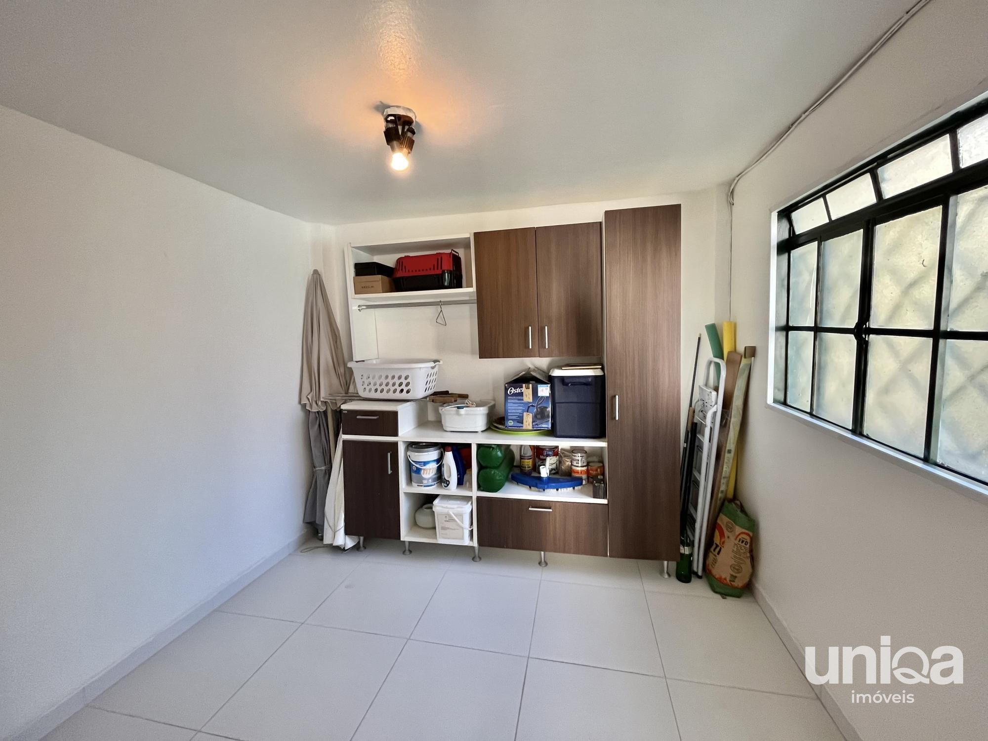 Casa para venda de 05 dormitórios em Santa Maria