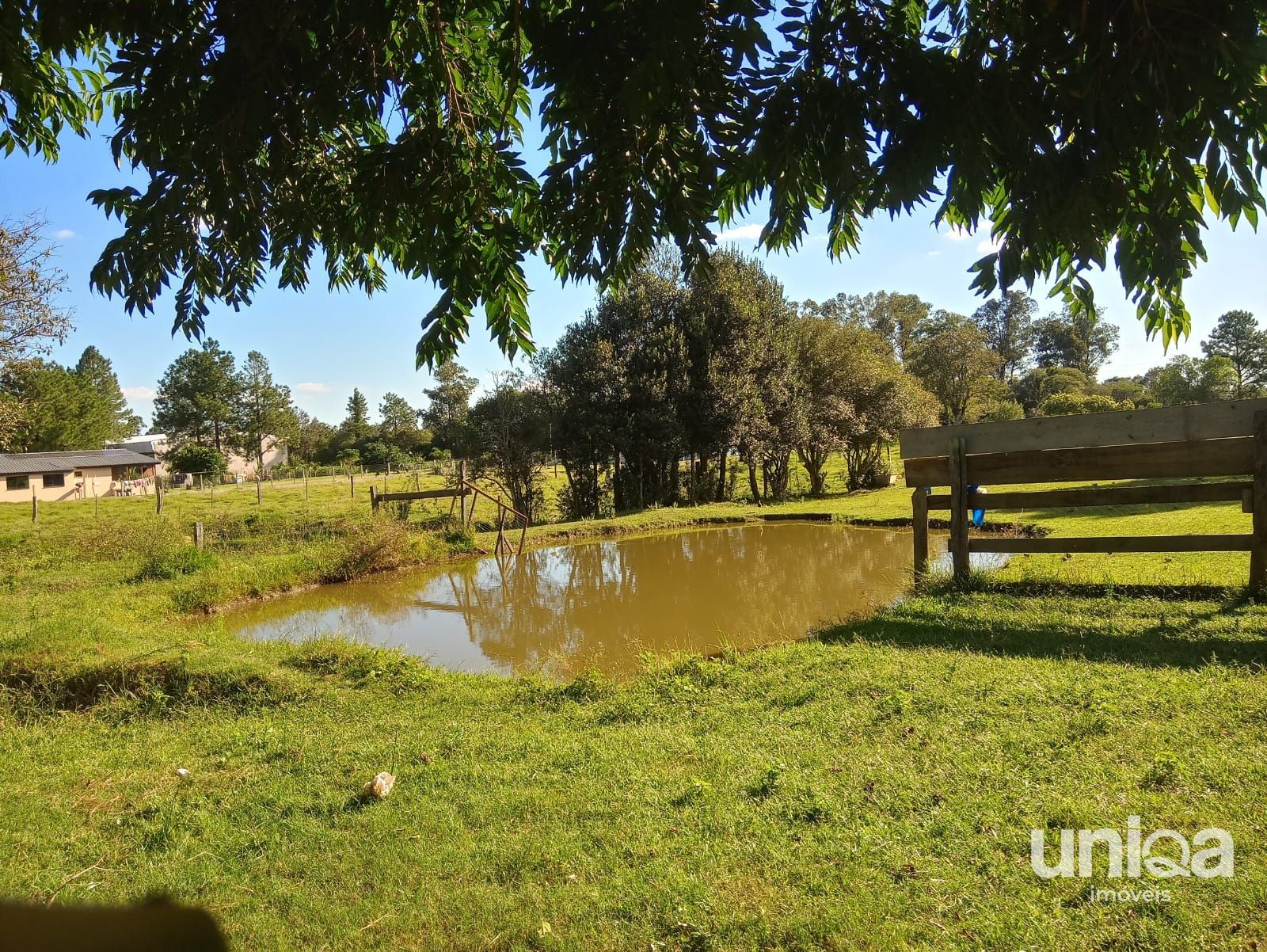 Belo sítio c/ lago e casa em construção - foto 8