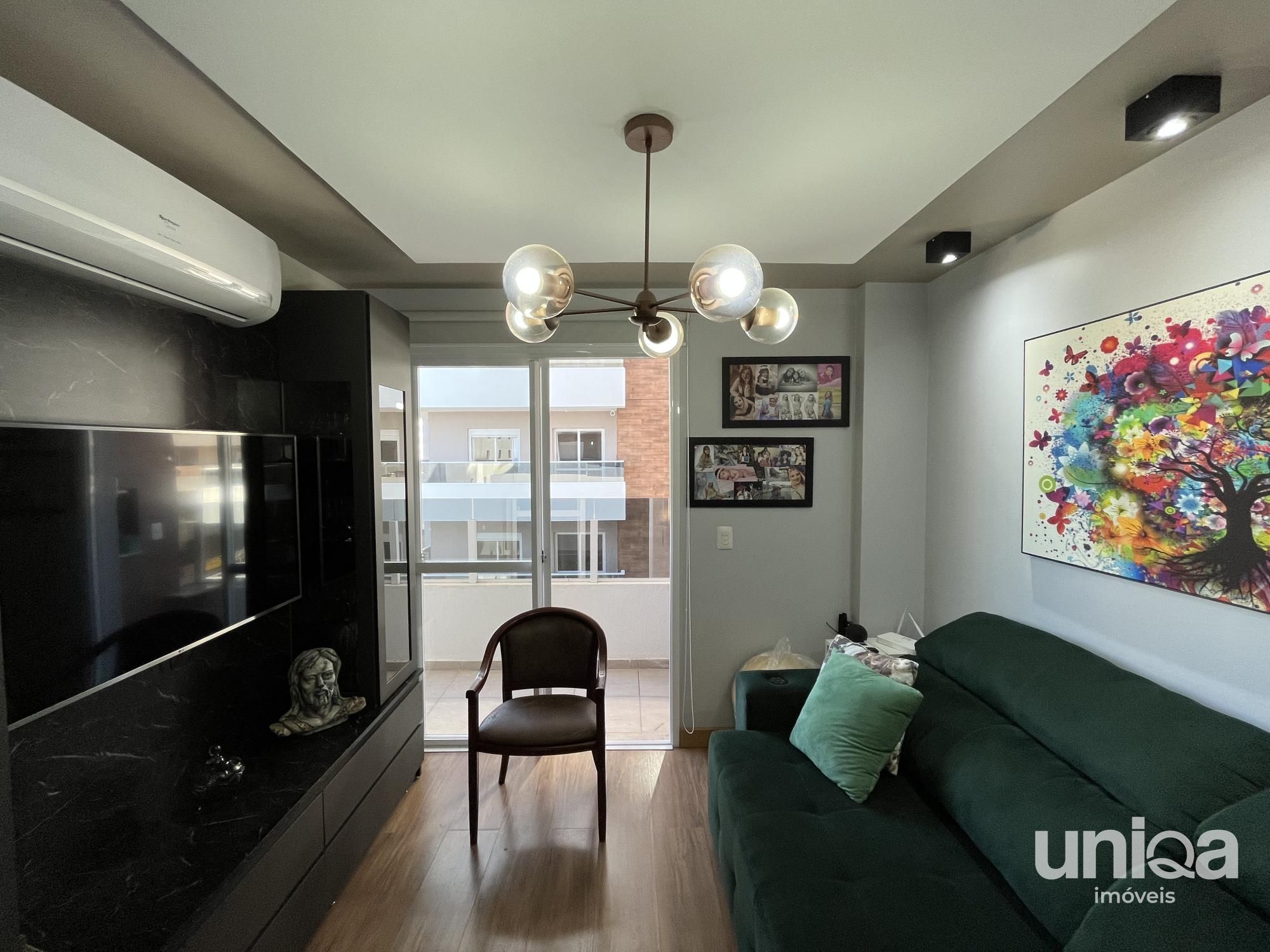 Apartamento central mobilado de 2 dormitórios em Santa Maria