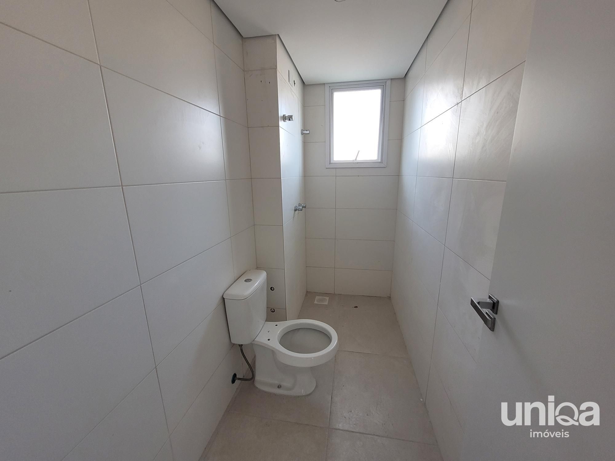 Apartamento 02 dormitórios para venda em Santa Maria com Suíte Sacada e Garagem