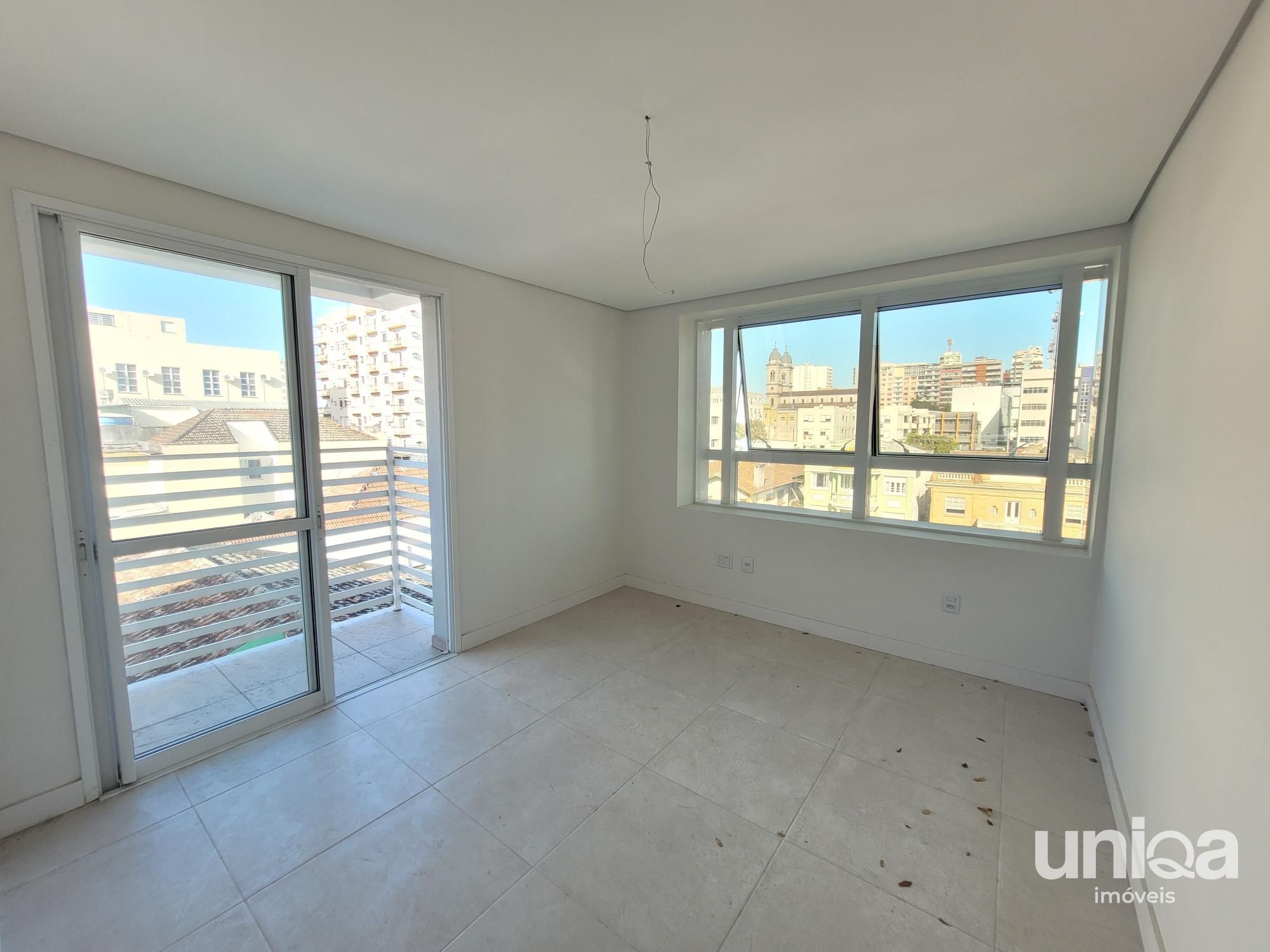 Apartamento 02 dormitórios para venda em Santa Maria com Suíte Sacada e Garagem