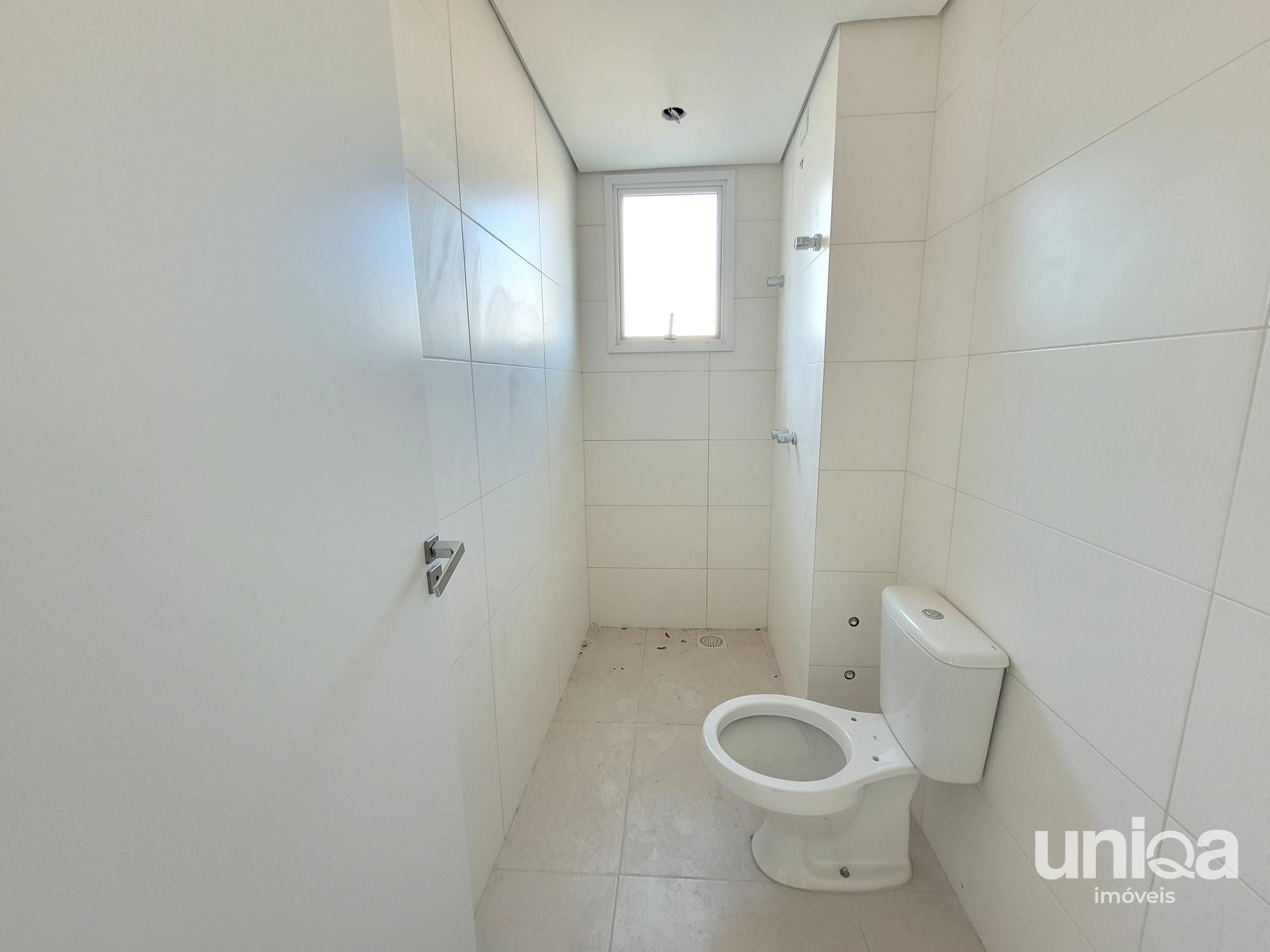 Apartamento 02 dormitórios para venda em Santa Maria com Suíte Sacada e Garagem