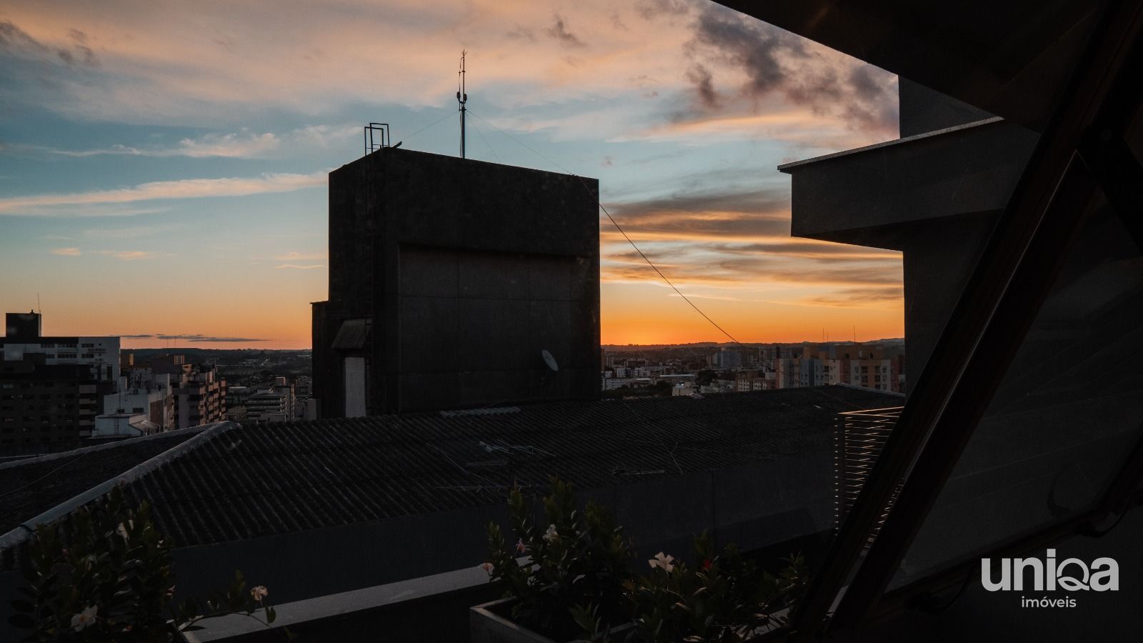 Sala para venda no ed VITTA CENTER em frente ao hospital de Caridade