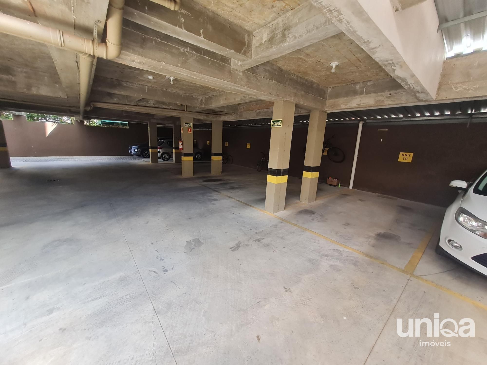 Apto 01 quartos elevador e garagem no ed Vulcano em camobi
