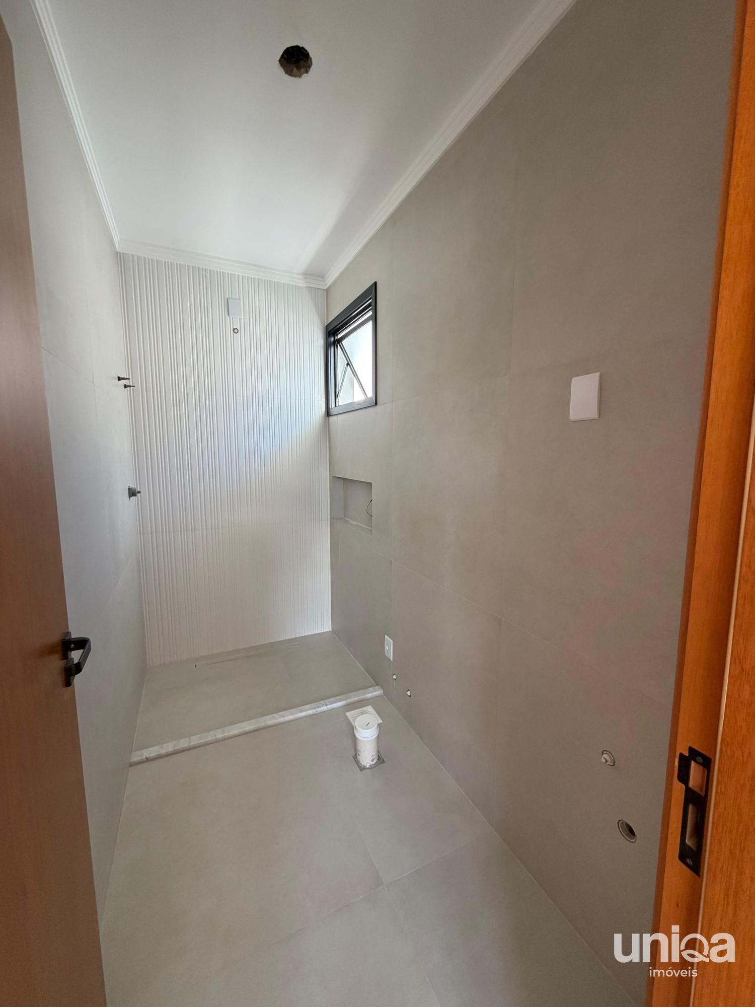 Casa nova 148m2 quarto/escritório no térreo + 02 suítes andar superior Camobi