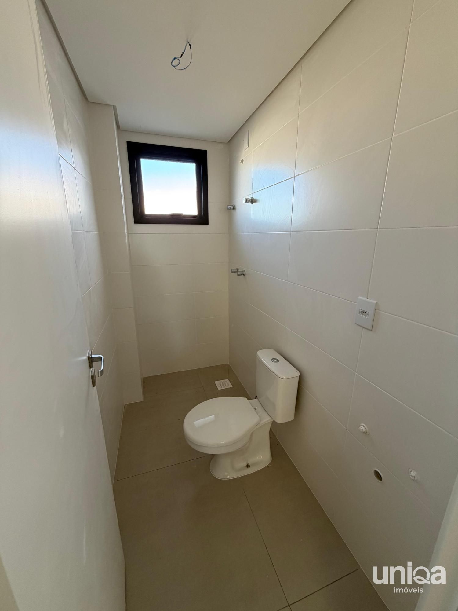 Casa nova 03 dorm piscina lareira para venda no Parque Santa Lúcia em Camobi