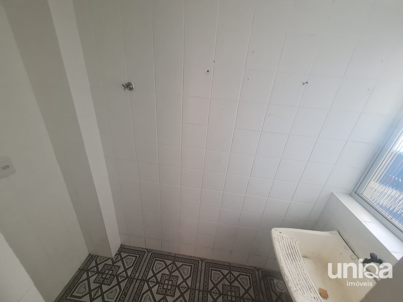 Apto para venda de 02 dormitórios sacada no Res. Morada do Sol em Santa Maria