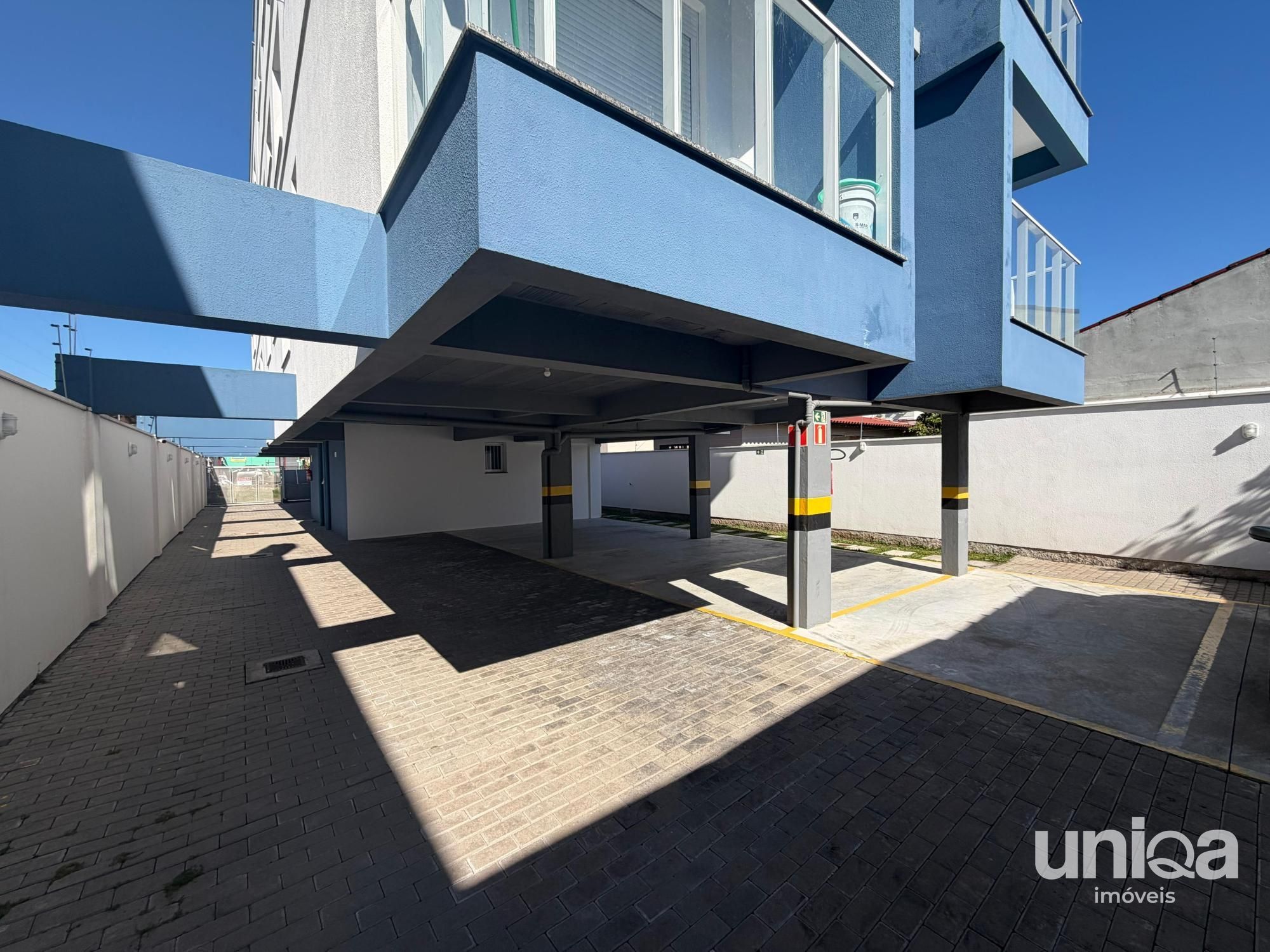 Aluga-se Apartamento de 1 quarto, sacada, garagem e mobiliado em Camobi