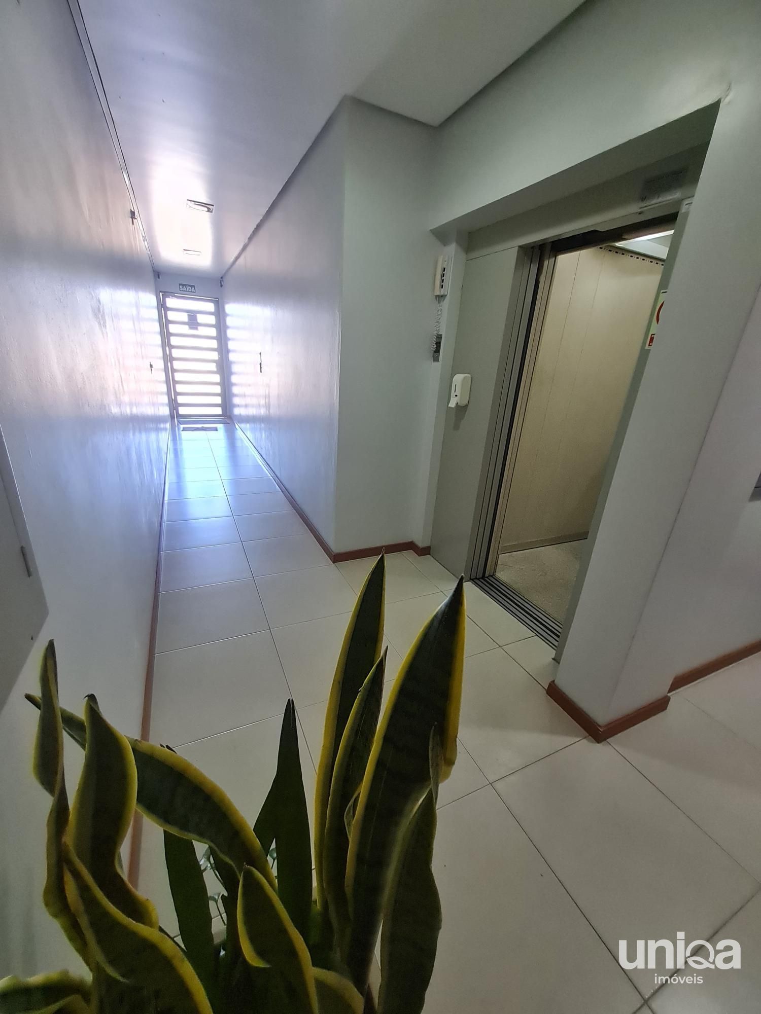 Apartamento 02 dormitórios Suíte Sacada e Churrasqueira no ed Monte Castello em