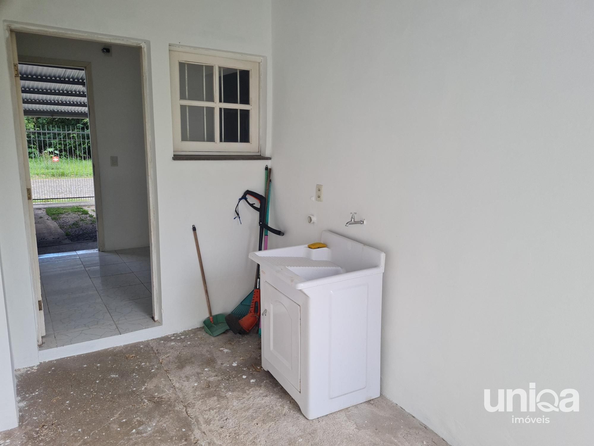 Casa 02 dormitórios para venda no Residencial Madre Paulina em Santa Maria