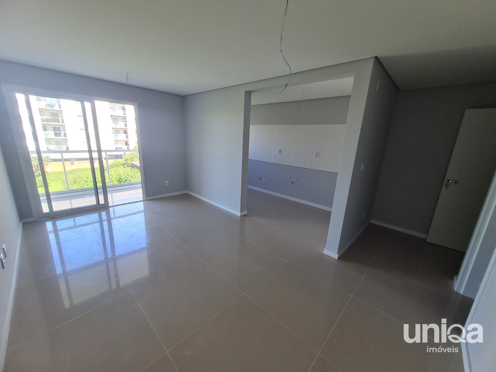 Apto 02 quartos Suíte com Sacada Garagem ed Rudolf perto da UFSM