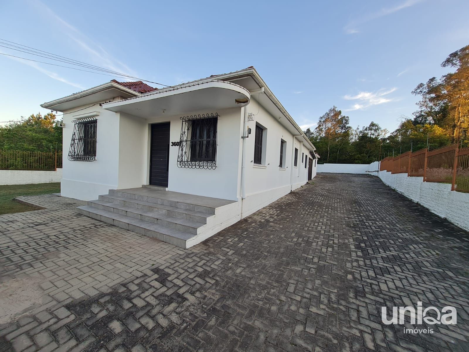 Casa comercial 131m2 para venda na Avenida Prefeito Evandro Behr em camobi com a