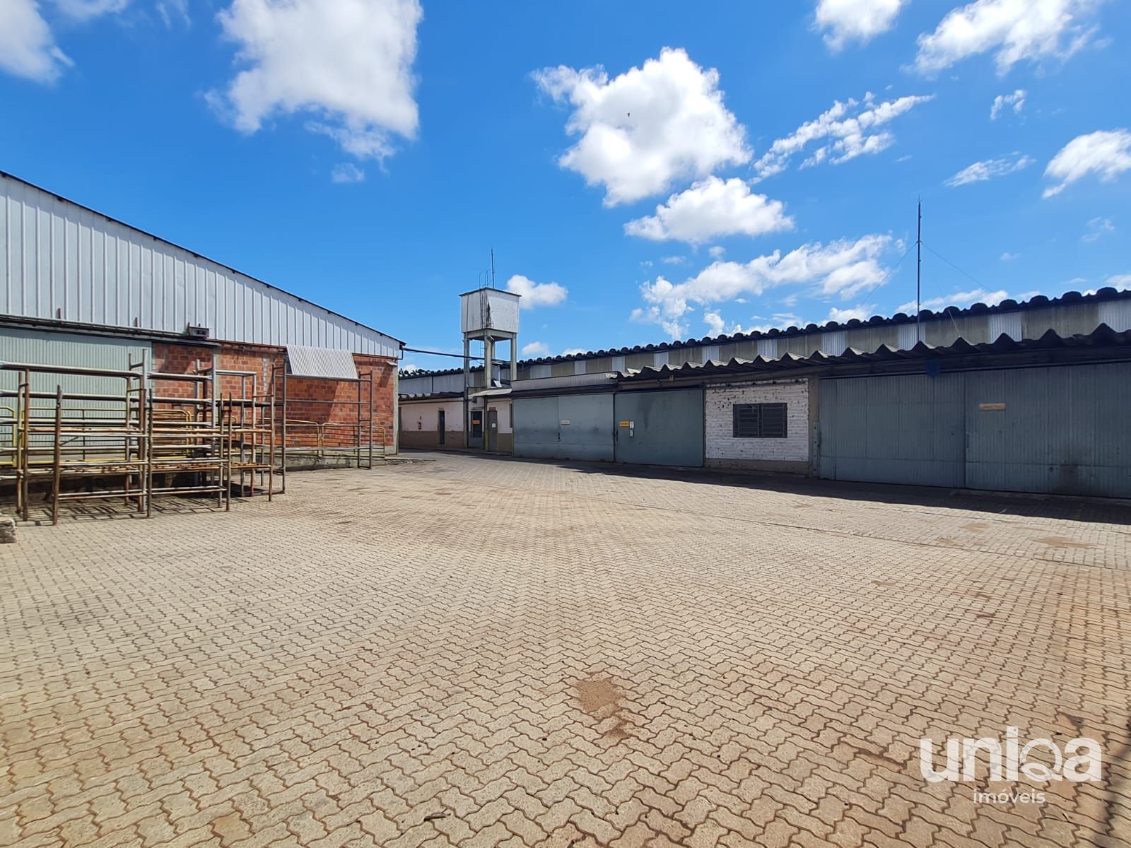 Alugo Pavilhões industriais 6.000m2 Escritório Refeitório em camobi - área 2,5ha - foto 18