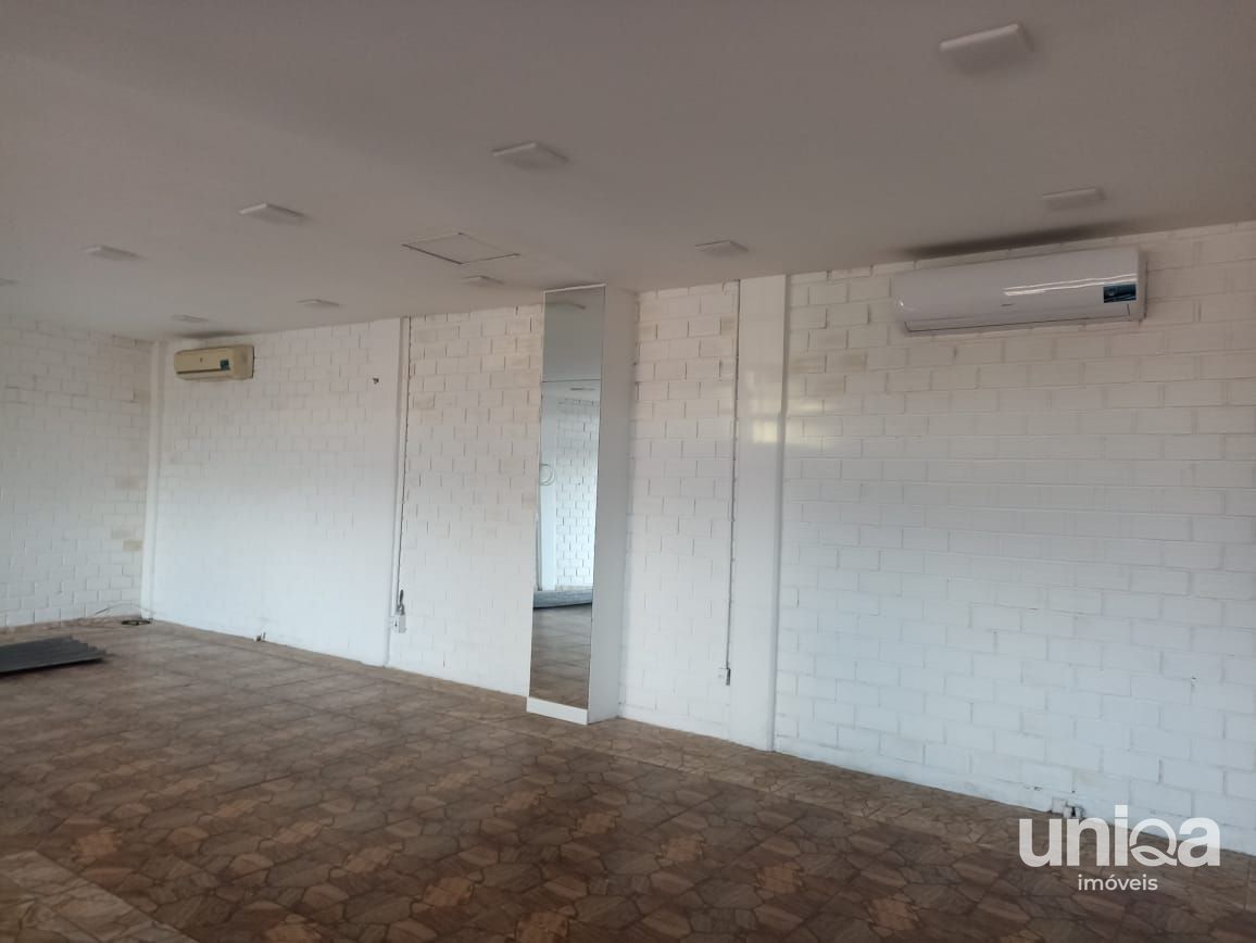 Aluga-se sala comercial térrea com 144m2 em Camobi