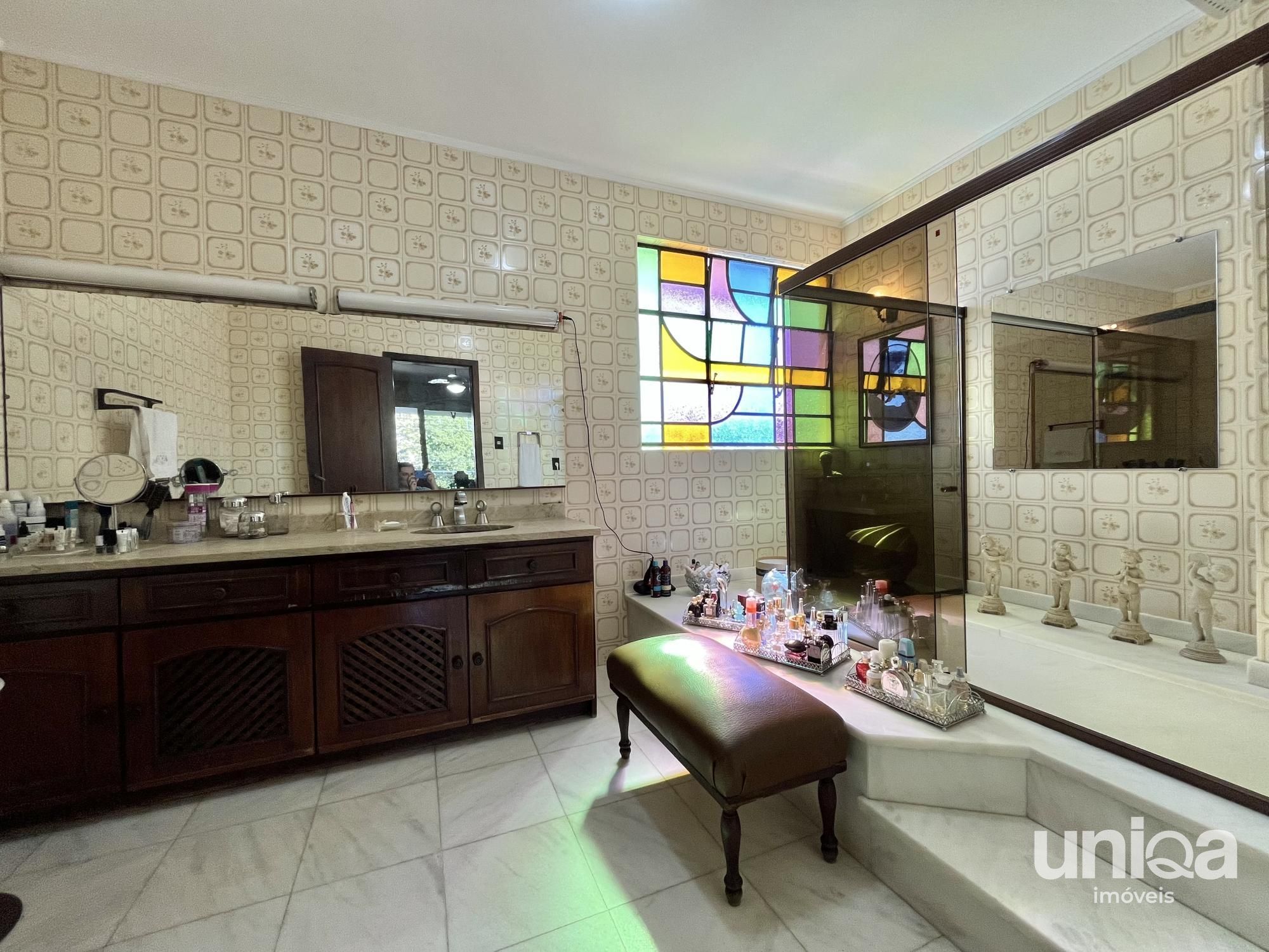 Casa para venda de 05 dormitórios em Santa Maria