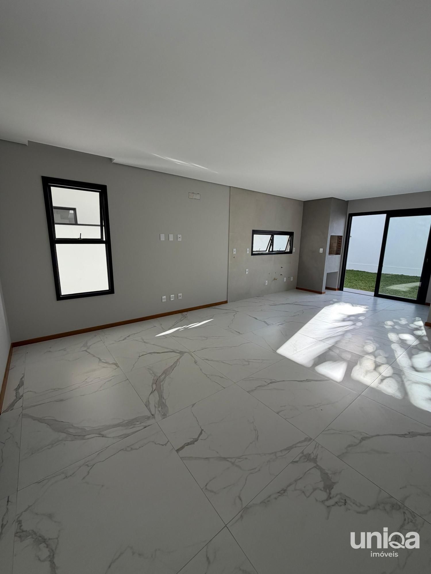 Casa nova 148m2 quarto/escritório no térreo + 02 suítes andar superior Camobi