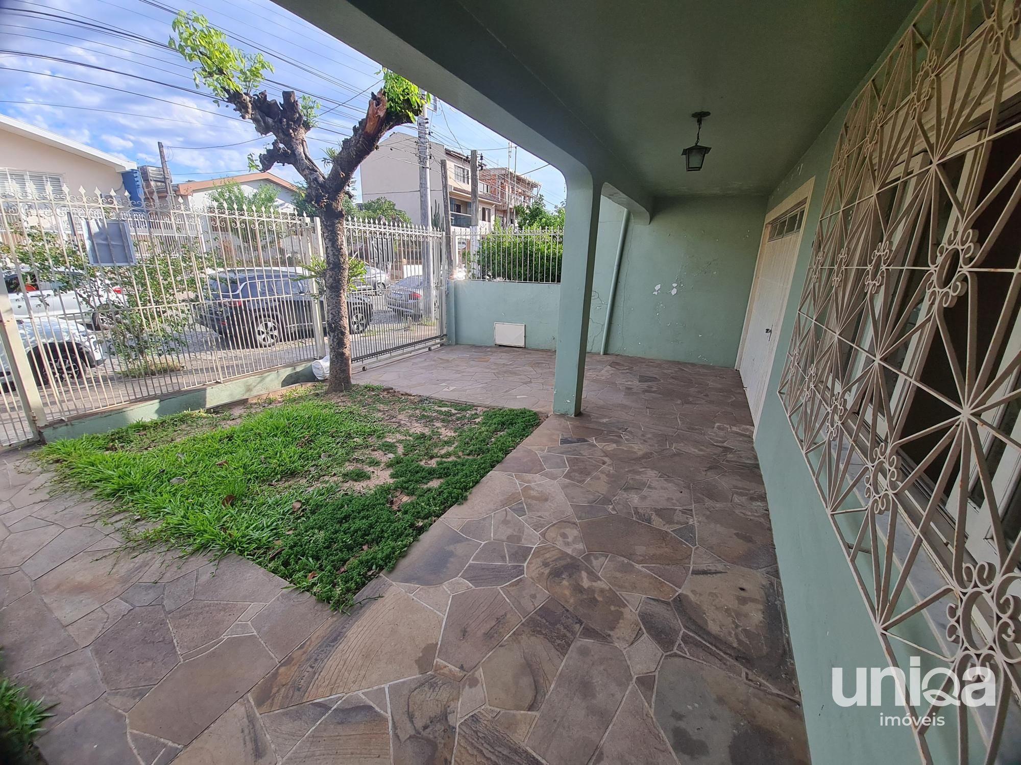 Casa térrea para venda com Energia Solar Piscina no Bairro Duque de Caxias