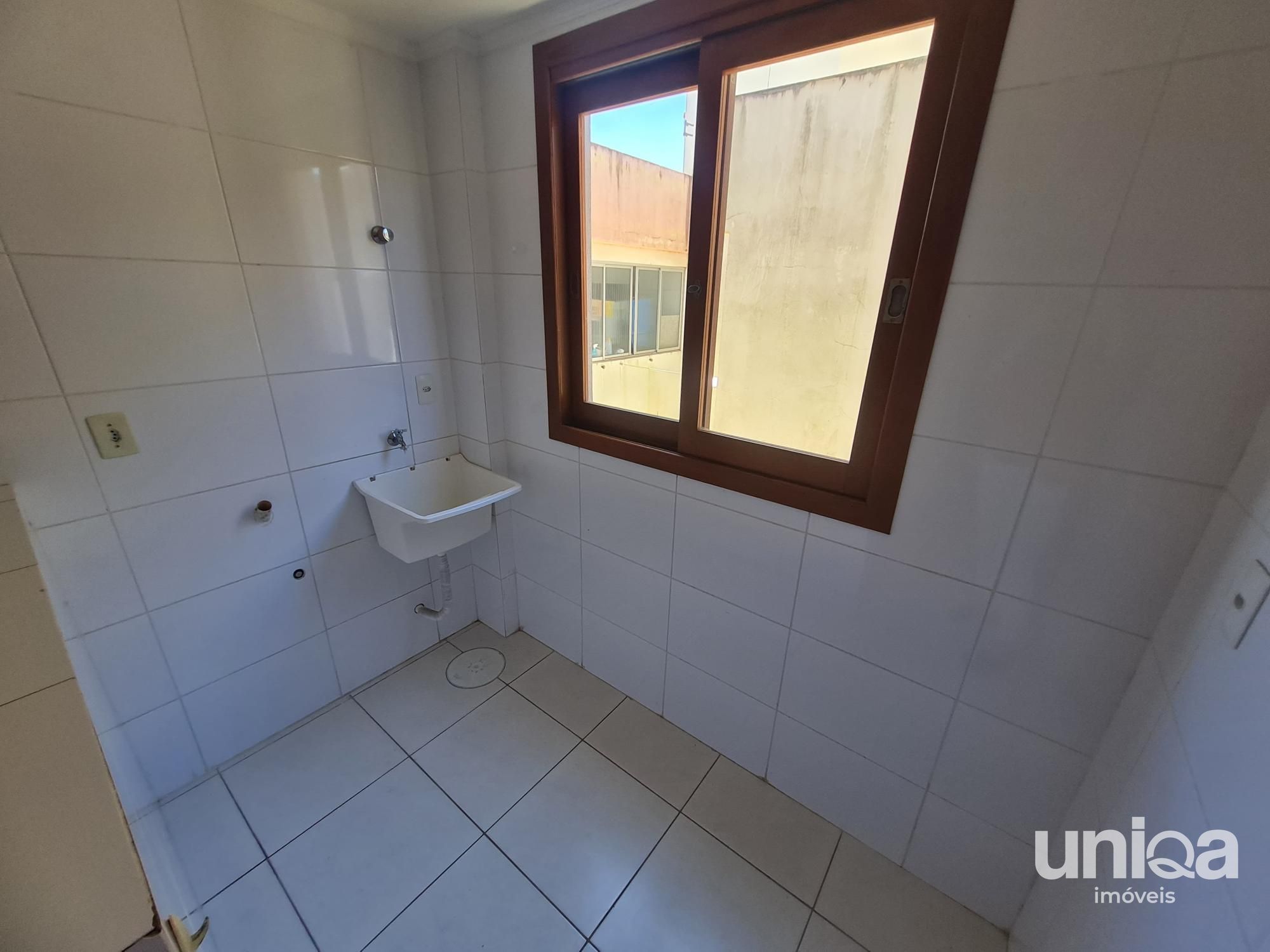 Apartamento 02 dormitórios Suíte Sacada e Churrasqueira no ed Monte Castello em