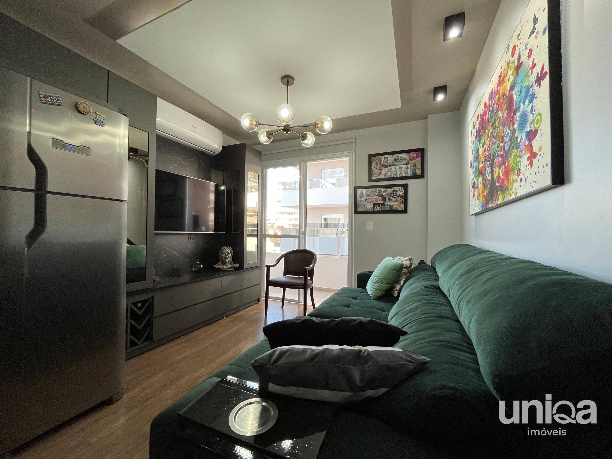 Apartamento central mobilado de 2 dormitórios em Santa Maria