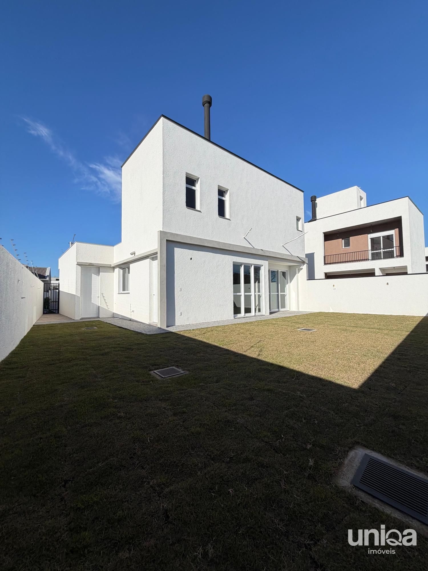 Casa 182m2 03 quartos, suíte garagem 02 carros Cond Villa Leona bairro São José