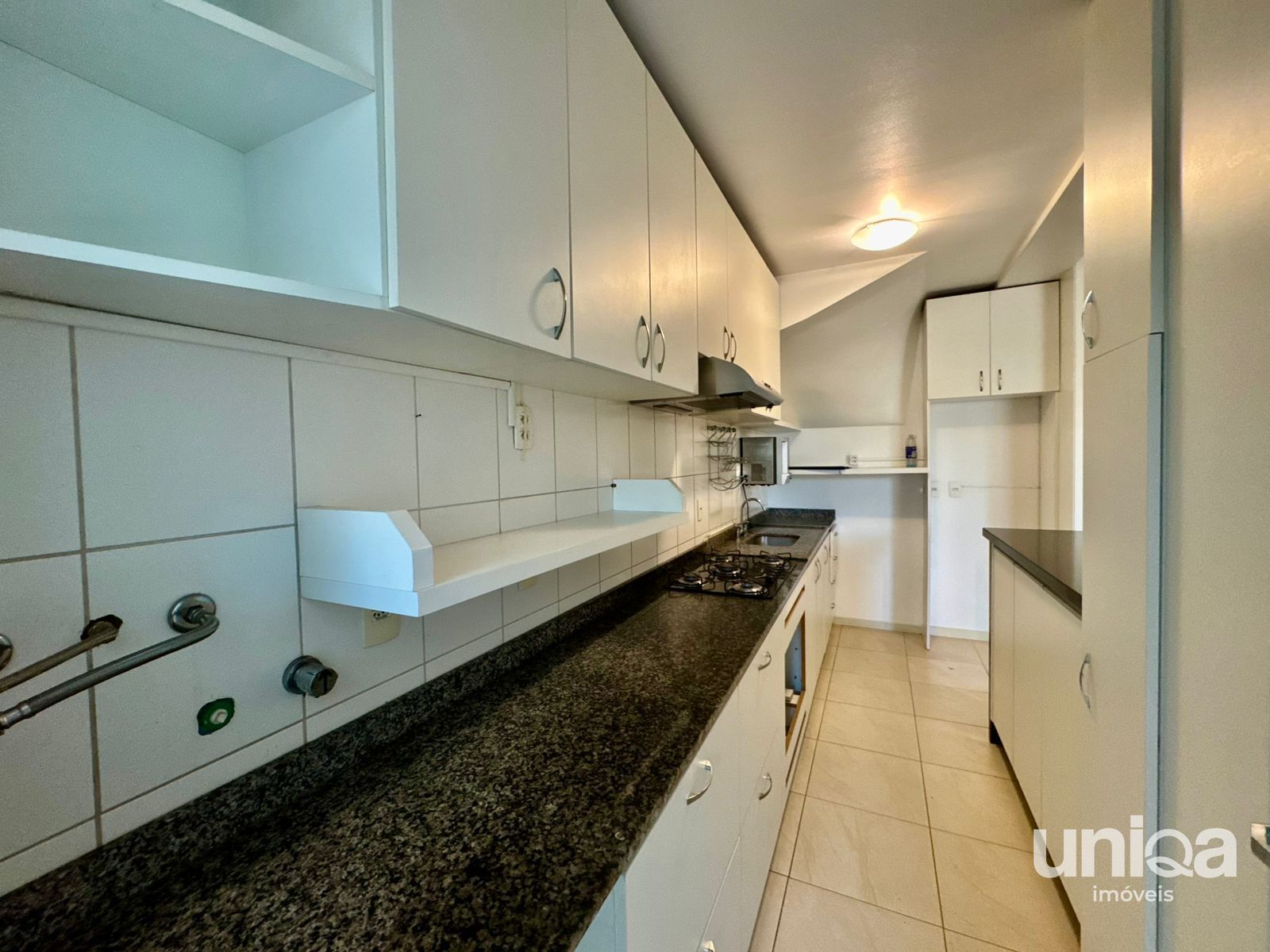 Casa estilo Sobrado para venda em Santa Maria com 03 dormitórios Garagem para 02