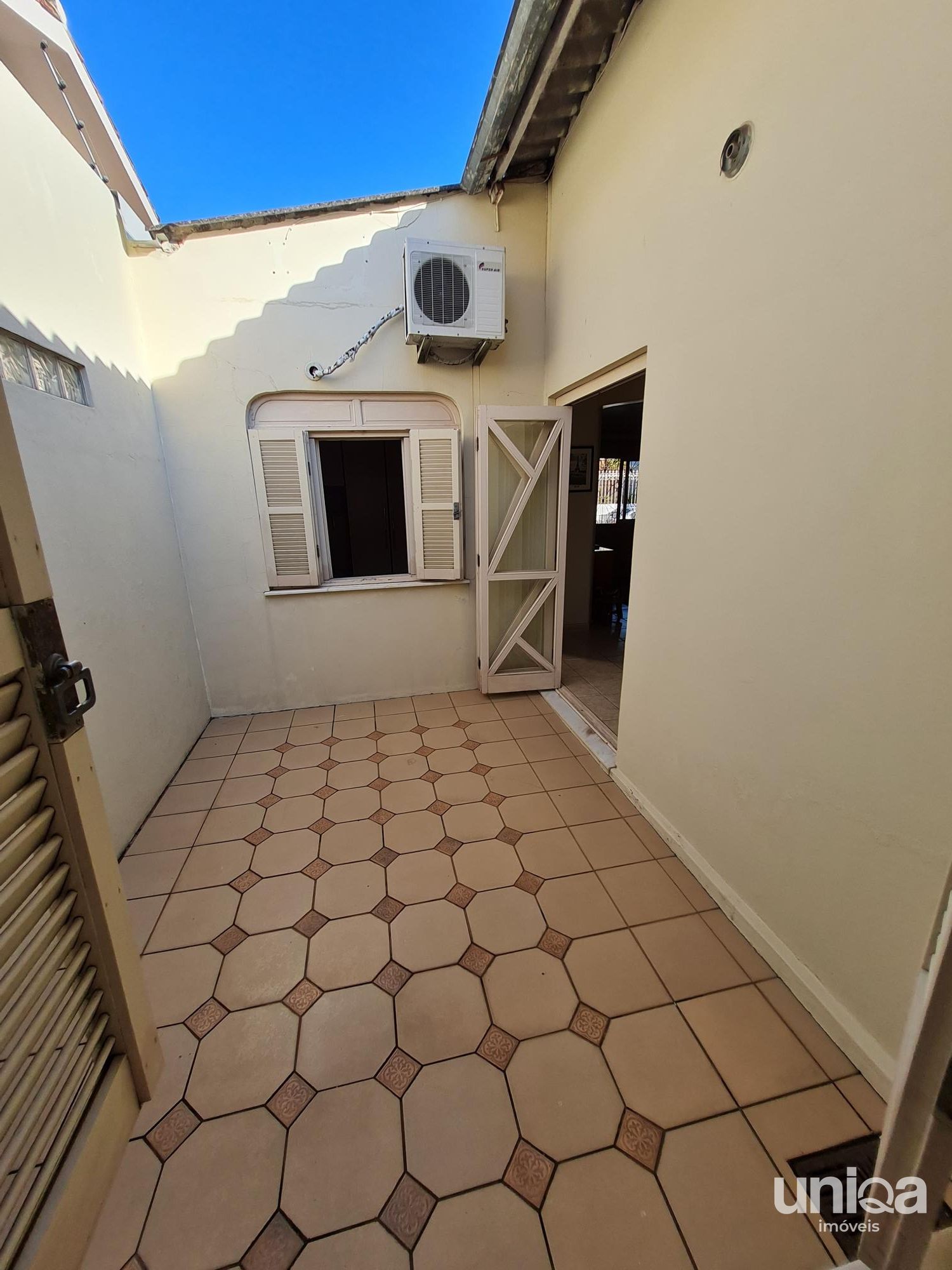 Casa térrea para venda com Energia Solar Piscina no Bairro Duque de Caxias