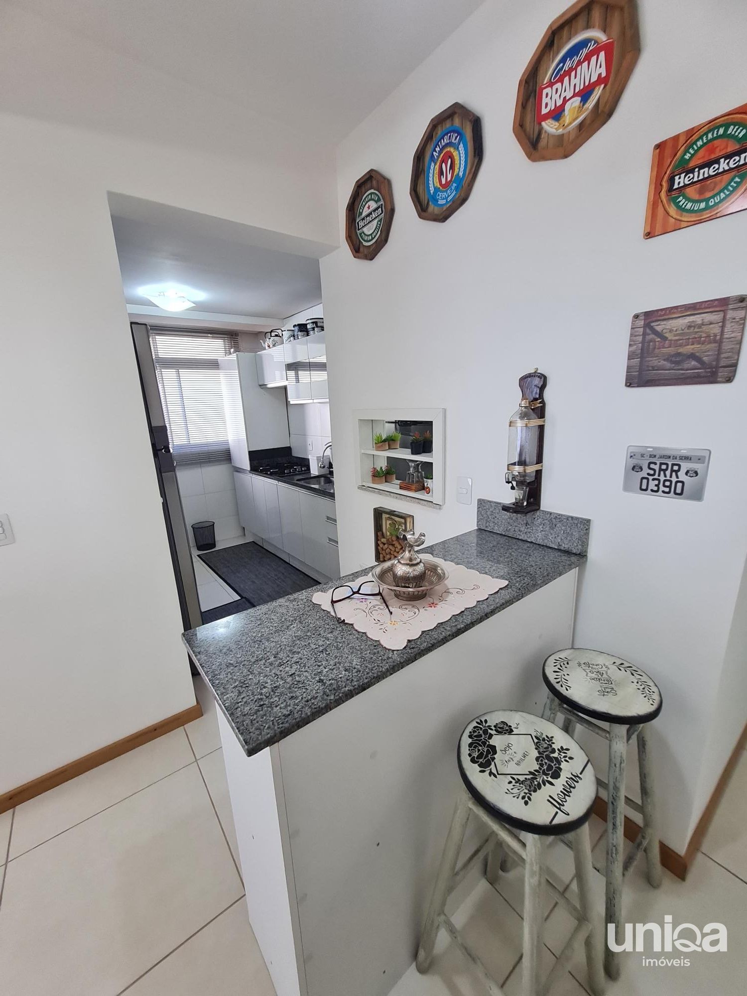 Apto 02 Dormitórios mobiliado para venda em Santa Maria com Garagem no ed Gabro